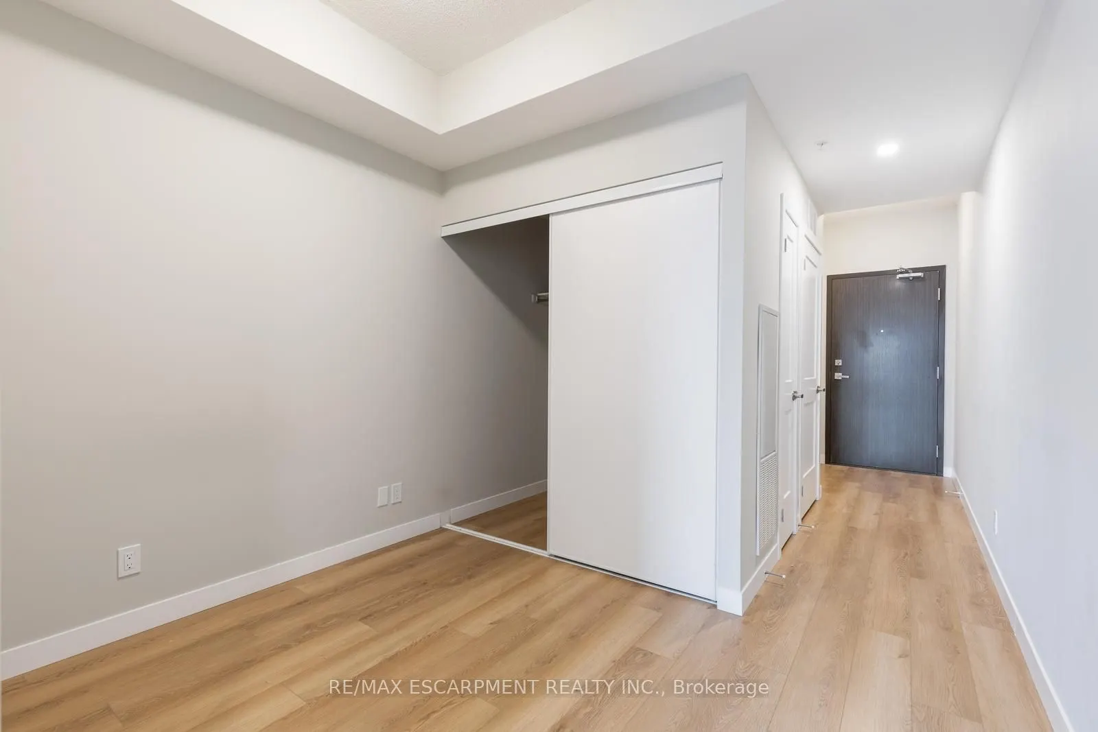 15 Queen Street, #2204