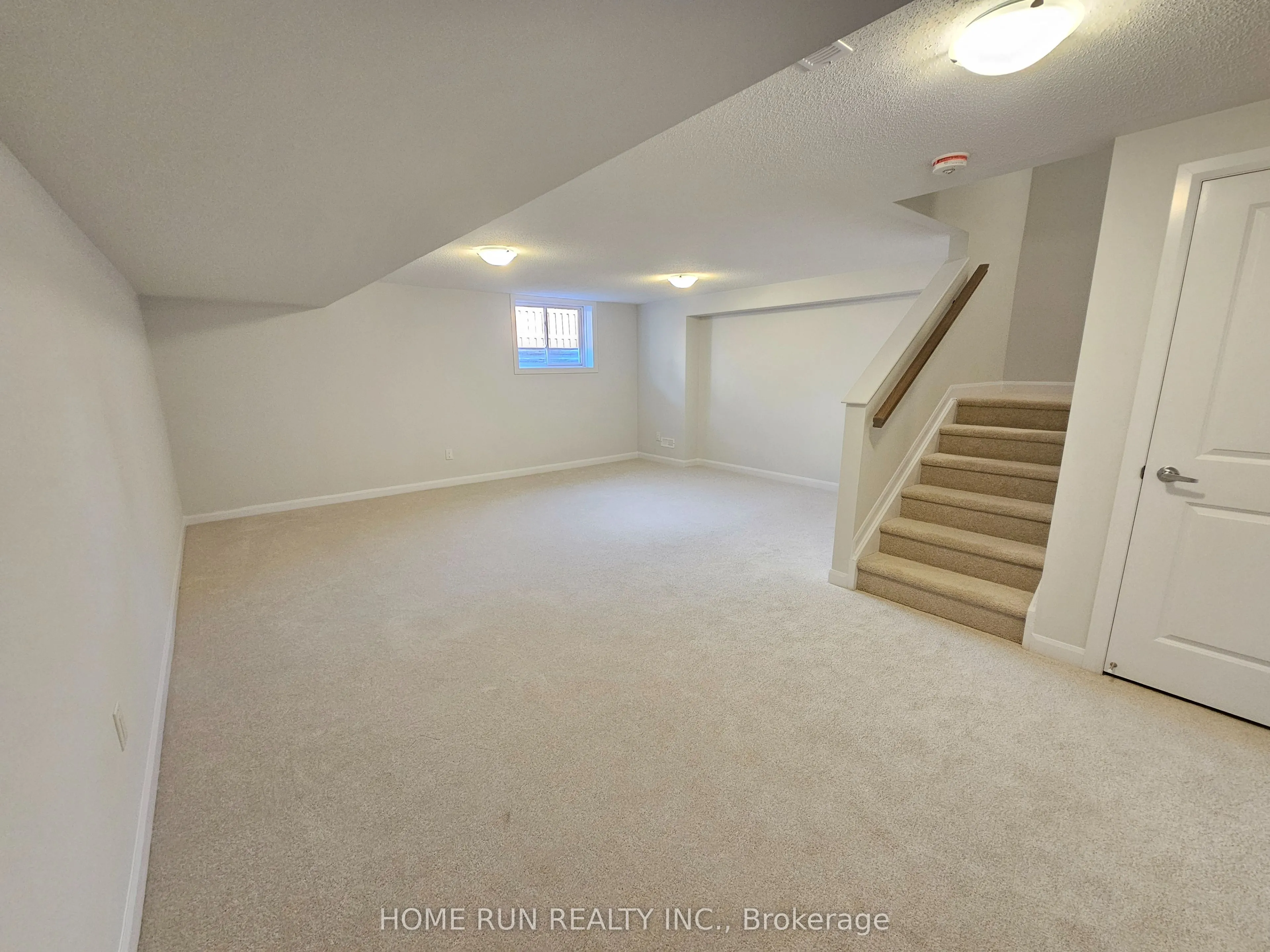 932 Eileen Vollick Crescent