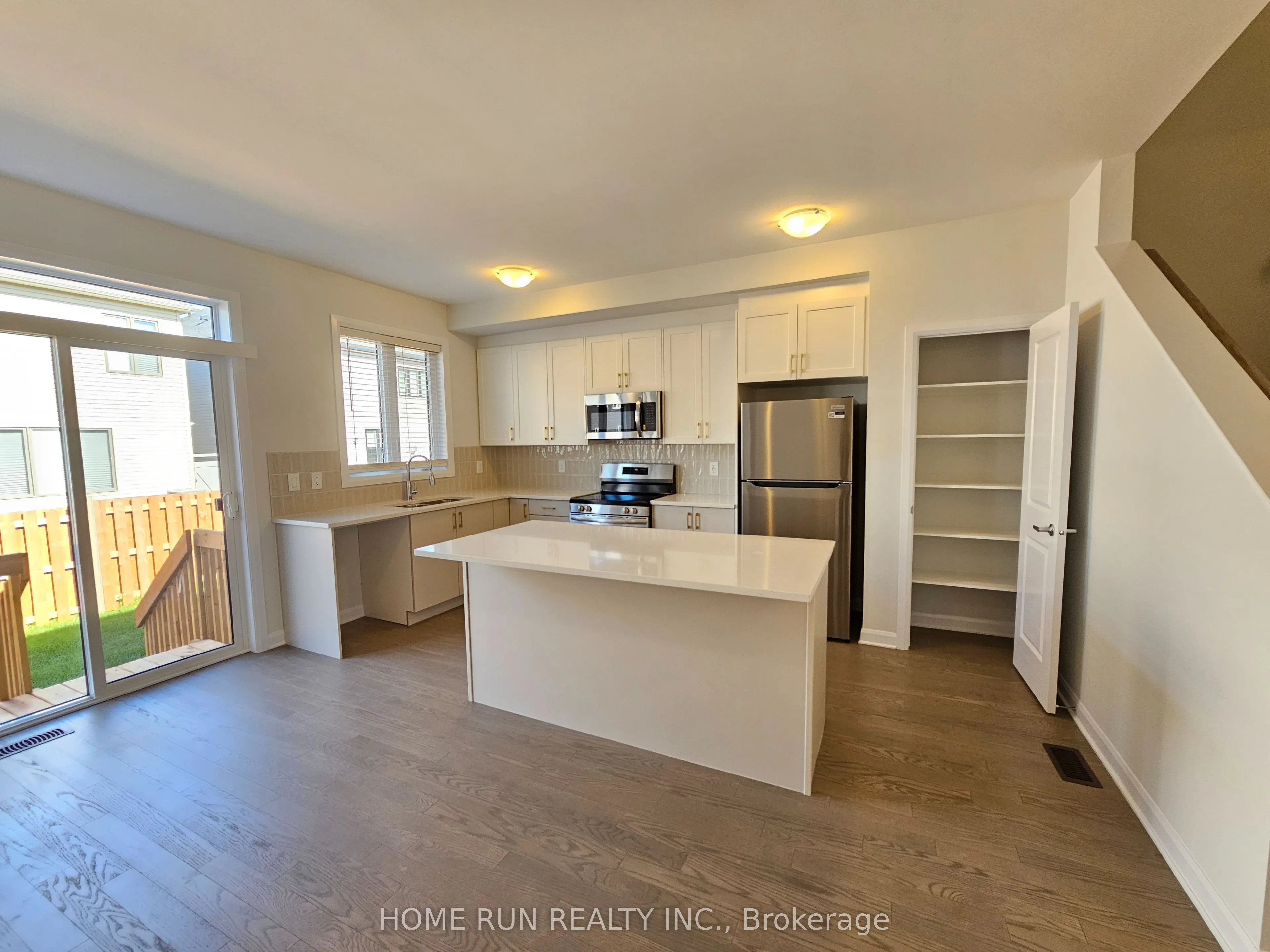 932 Eileen Vollick Crescent