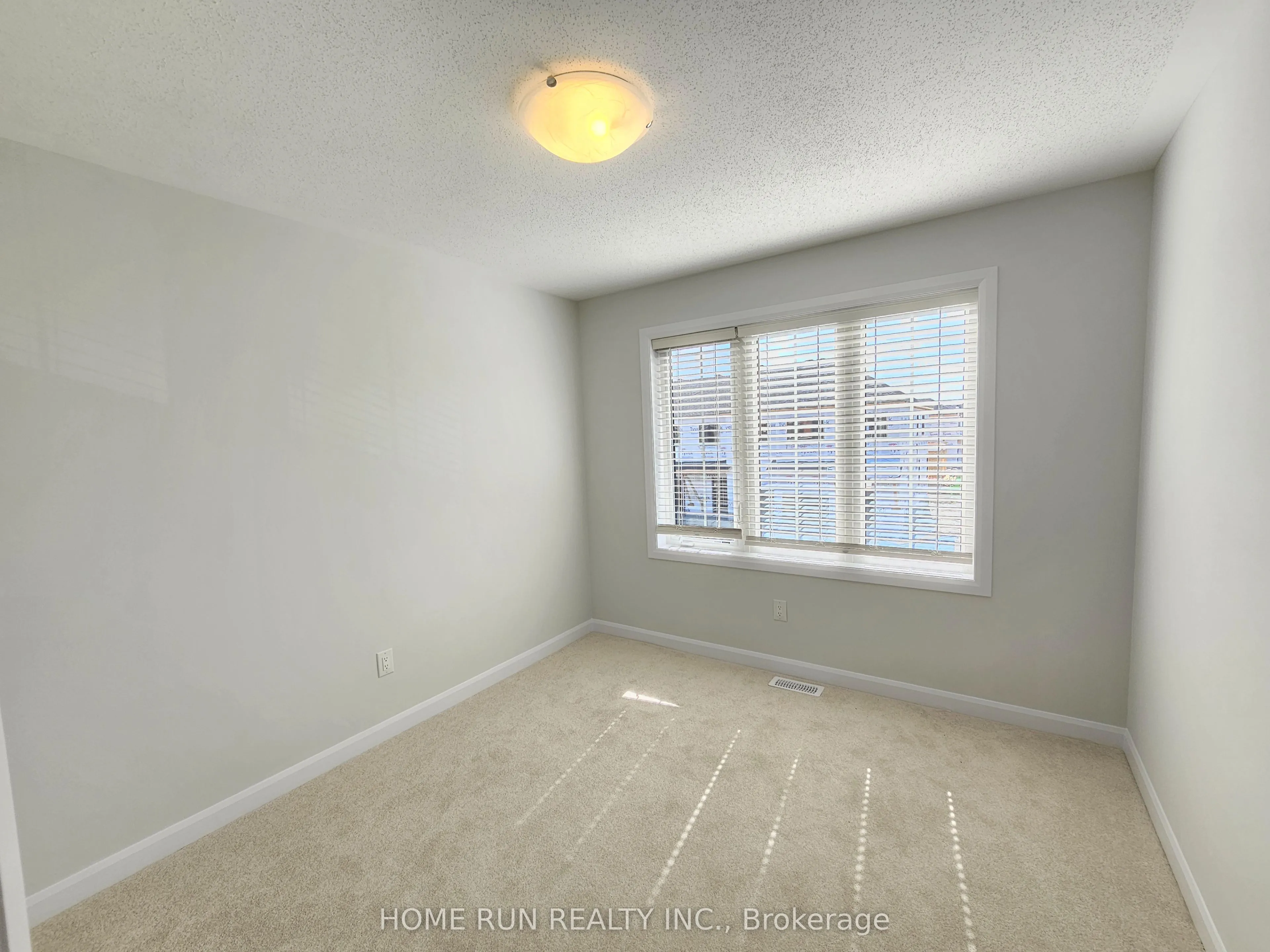 932 Eileen Vollick Crescent