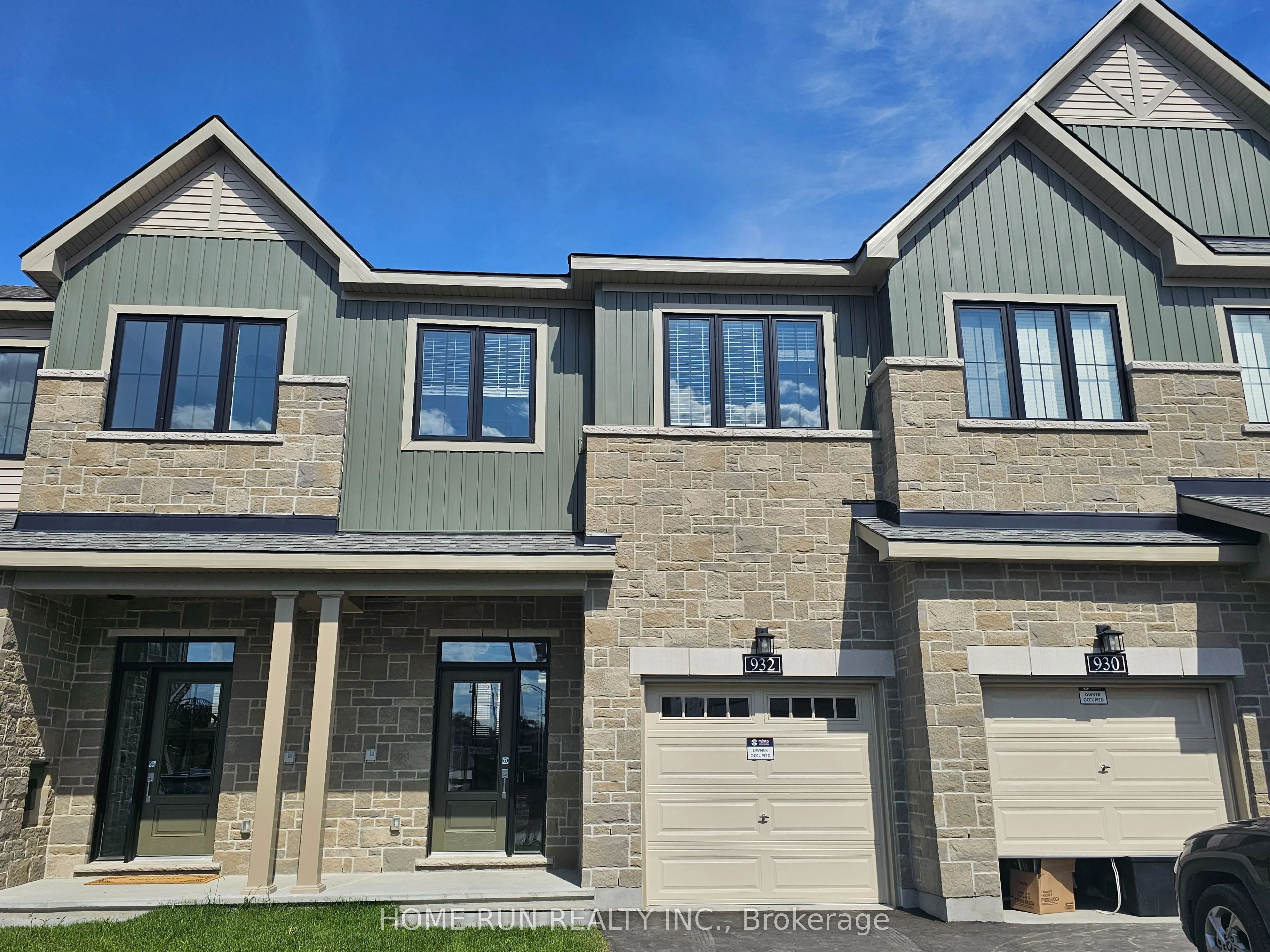 932 Eileen Vollick Crescent