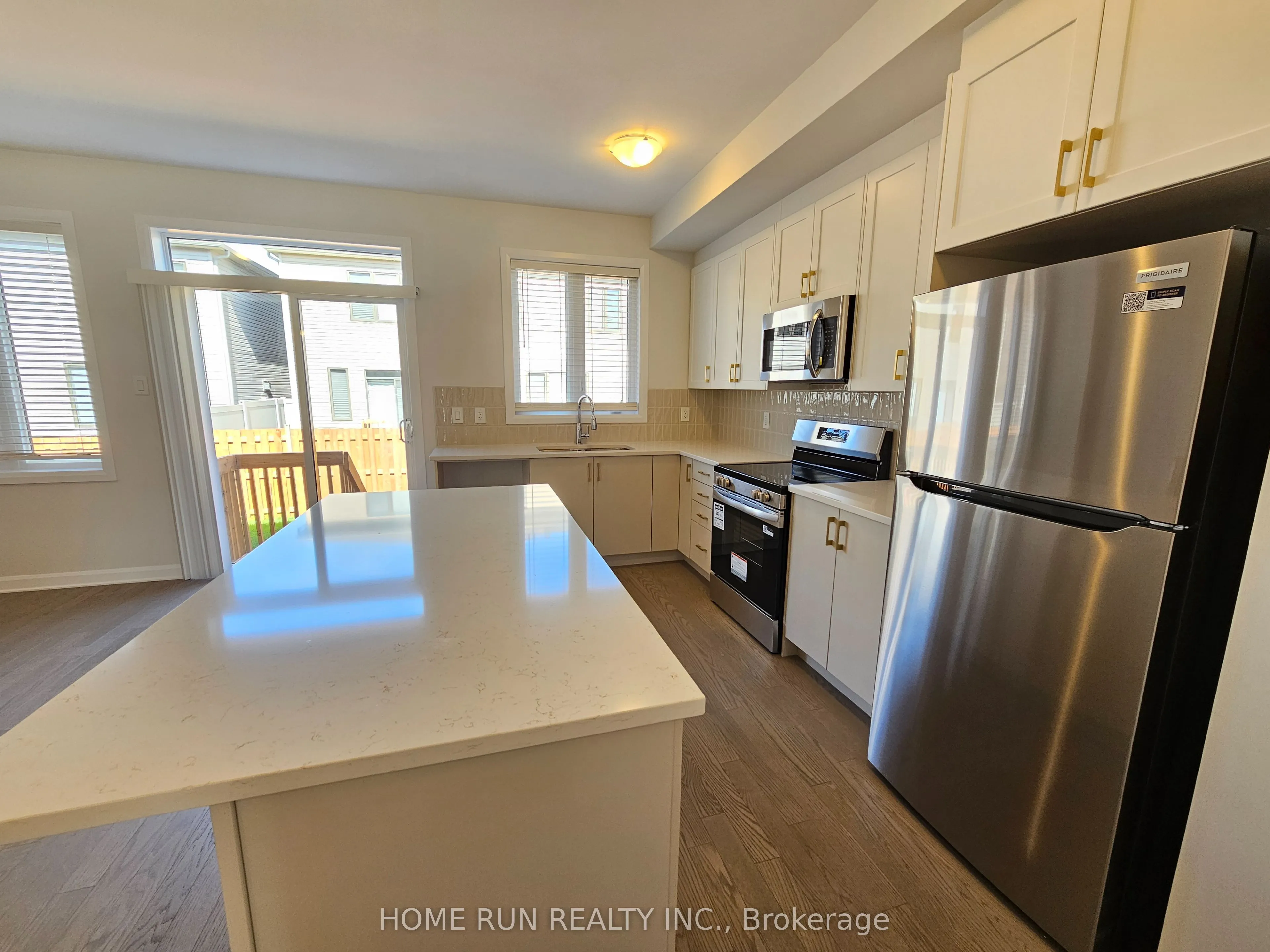 932 Eileen Vollick Crescent