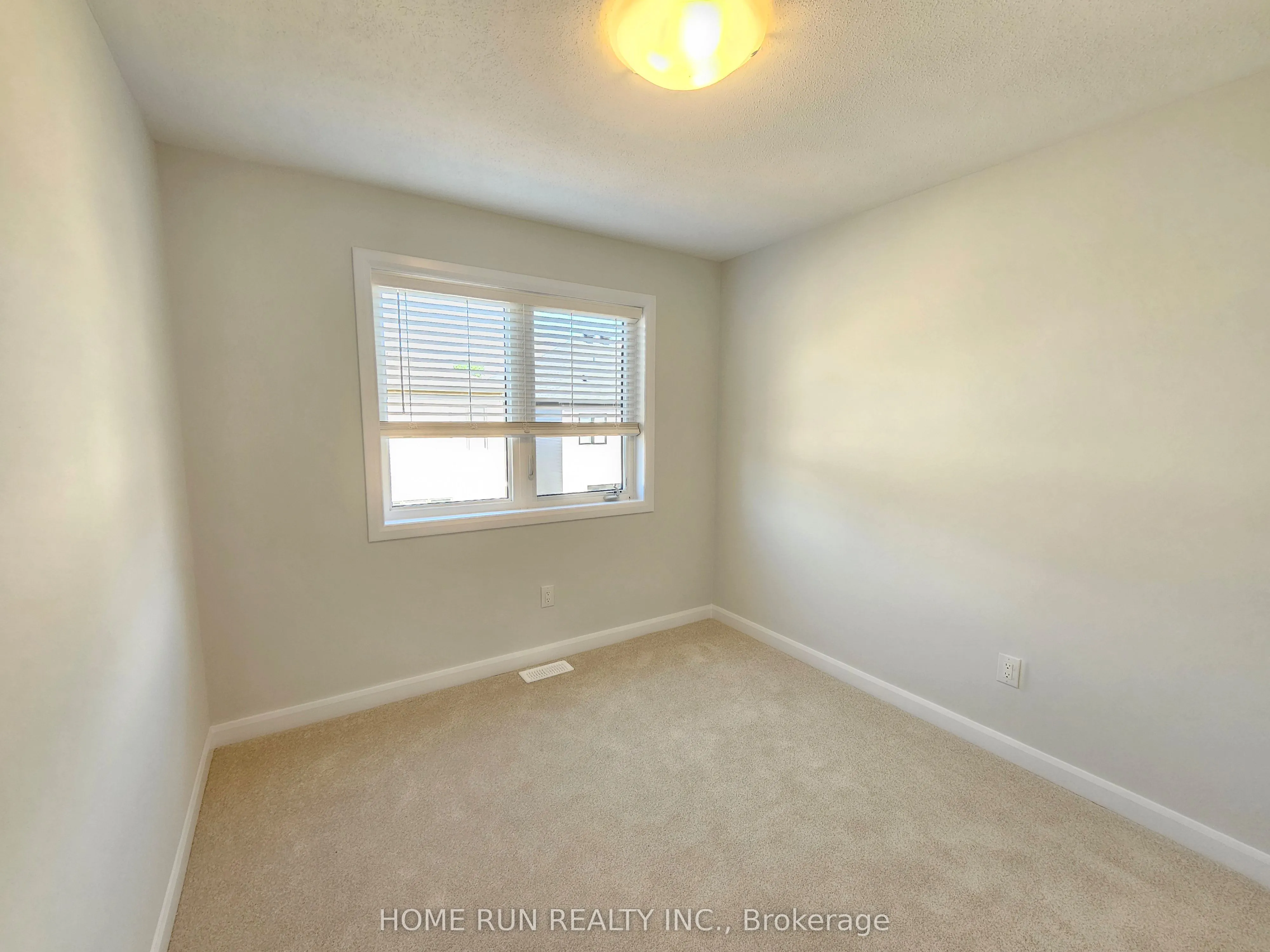 932 Eileen Vollick Crescent