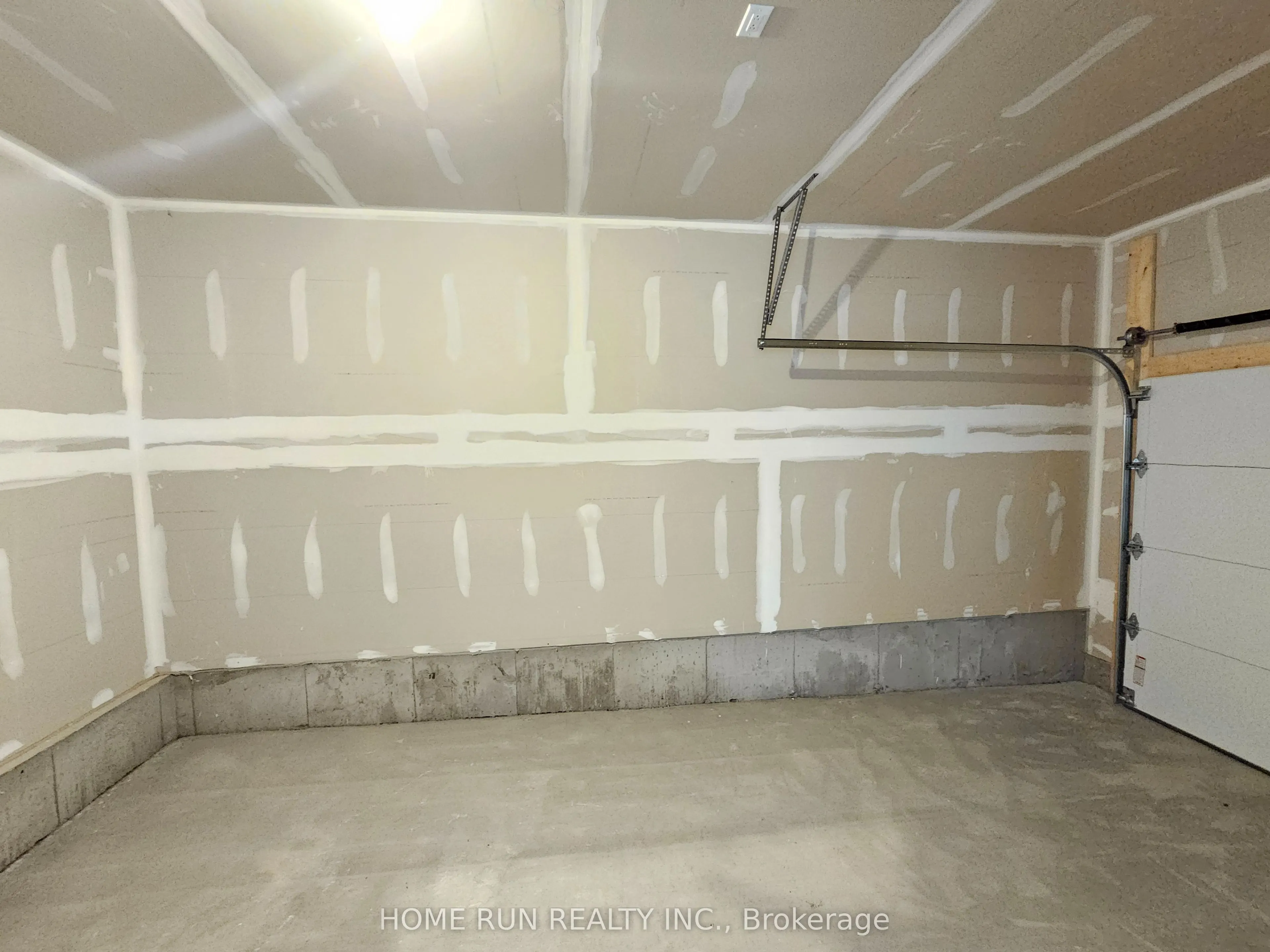 235 Elsie Macgill Walk