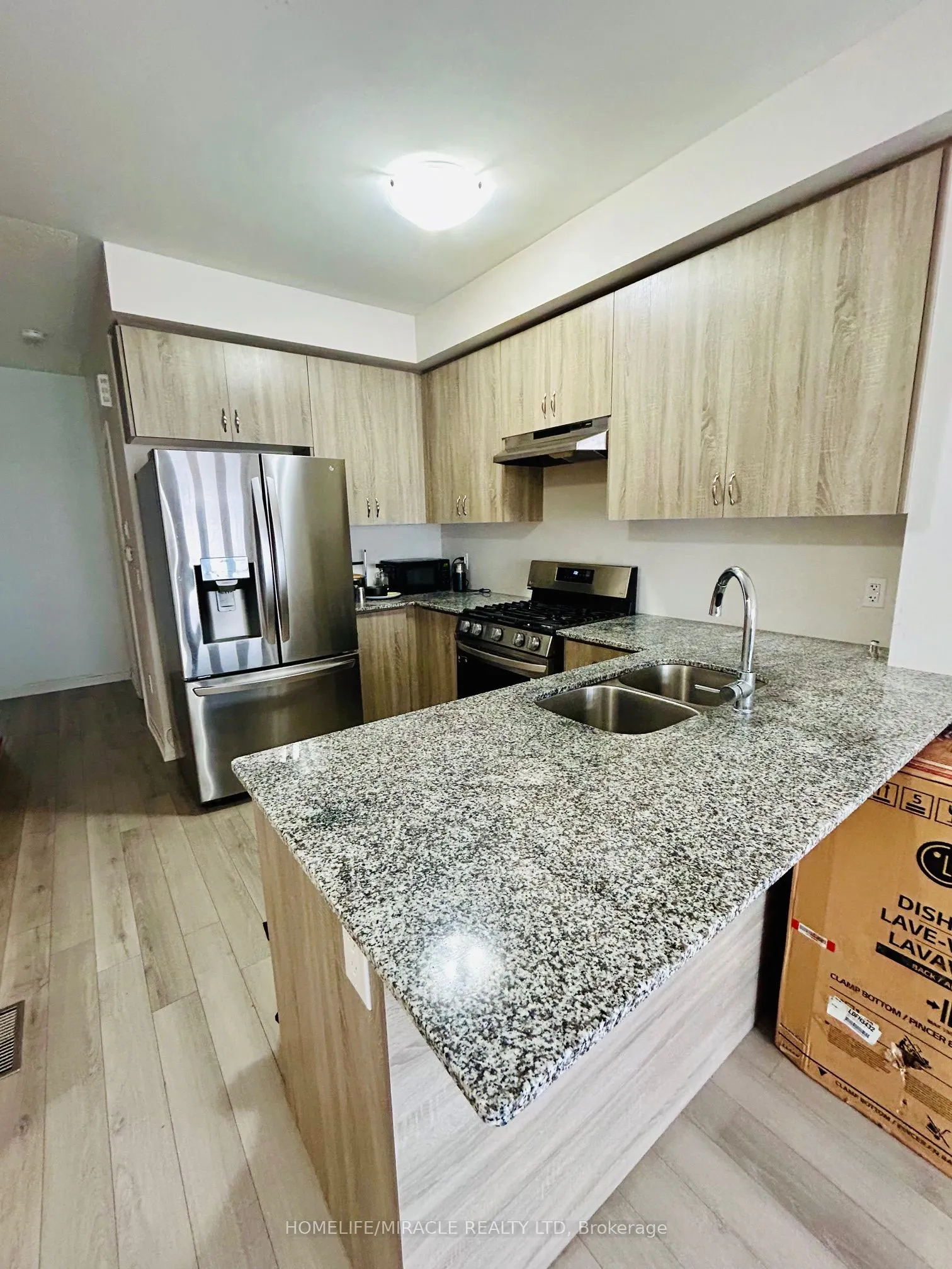 585 Colborne Street, #302
