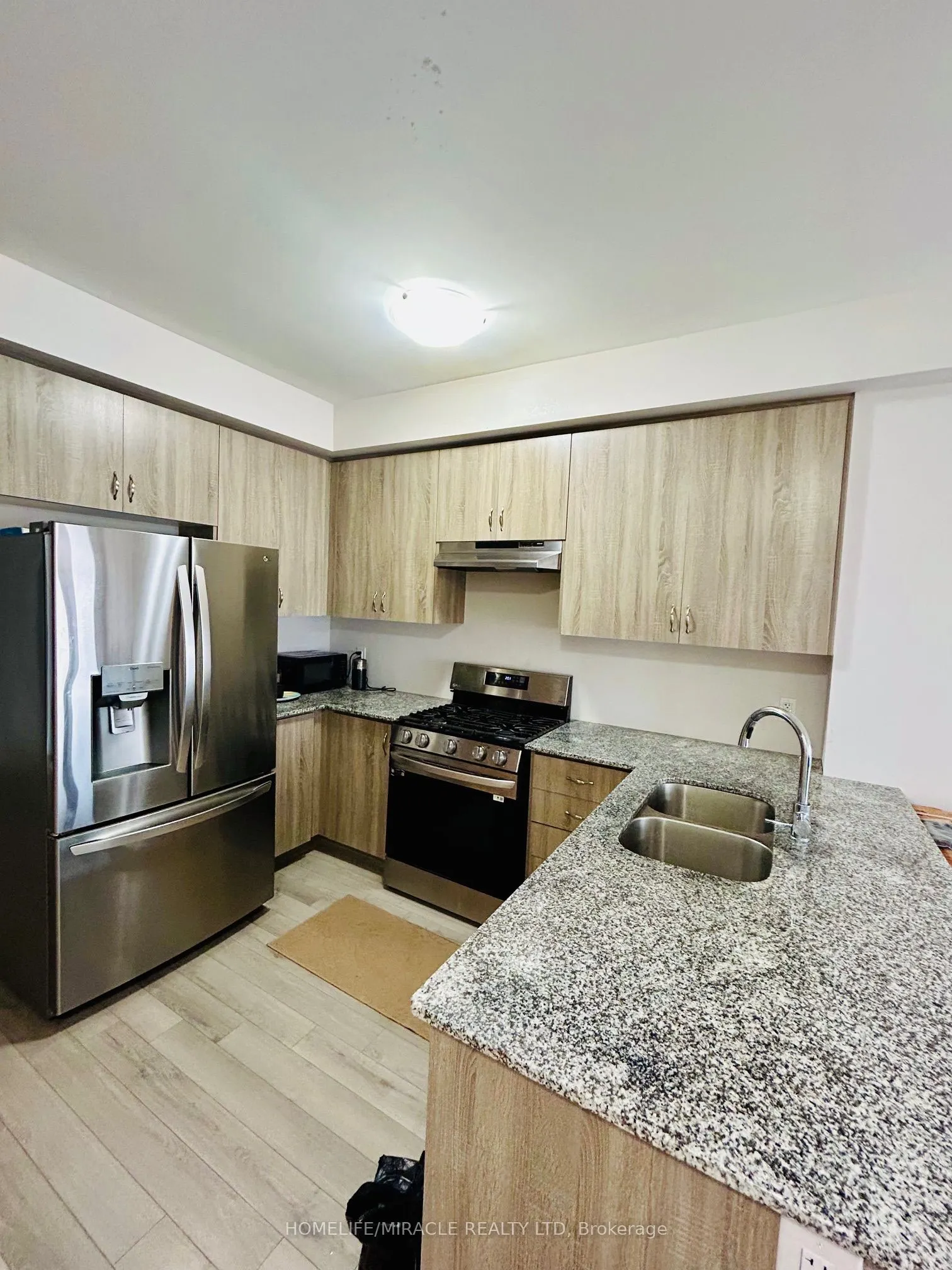 585 Colborne Street, #302
