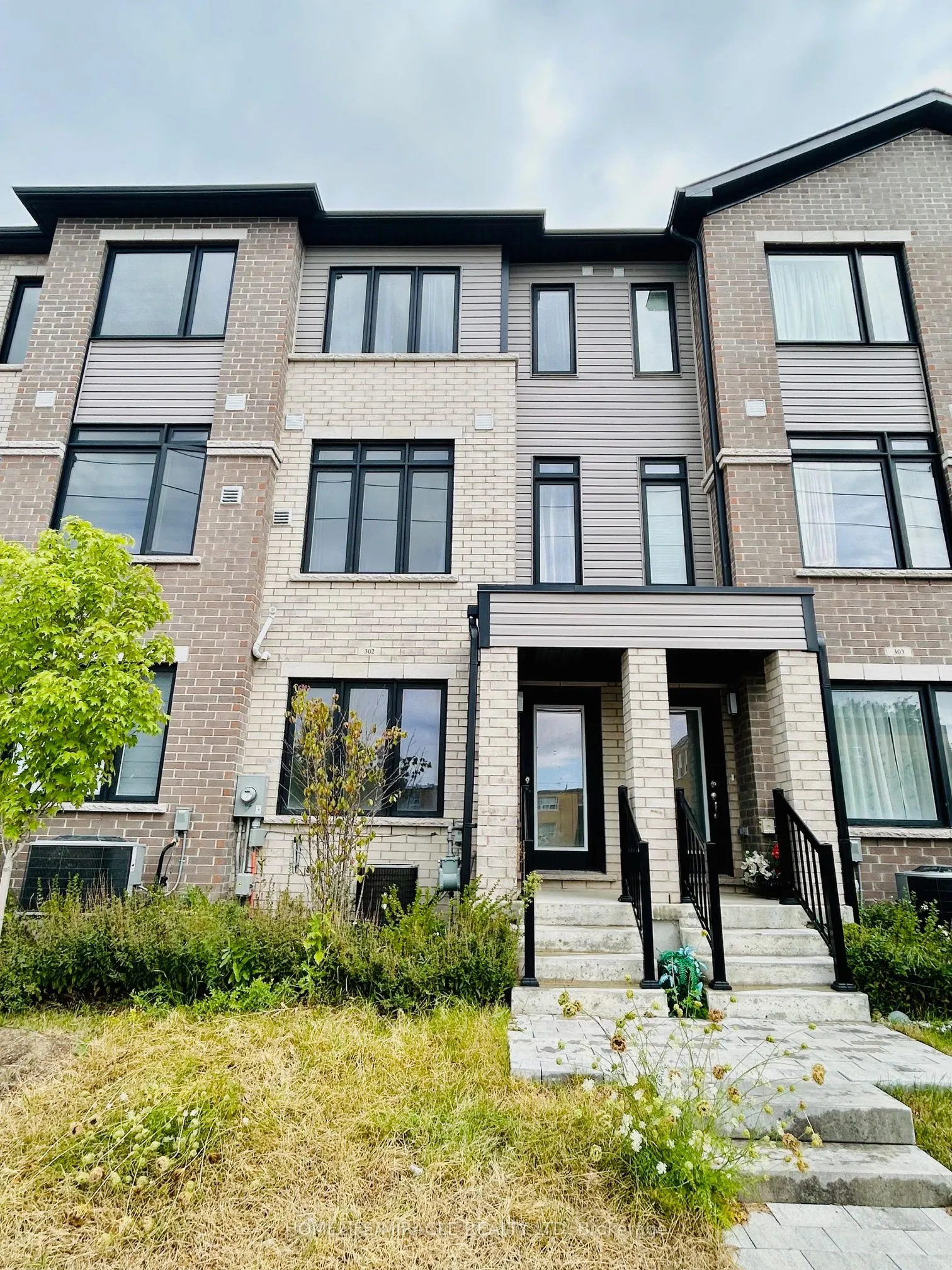 585 Colborne Street, #302