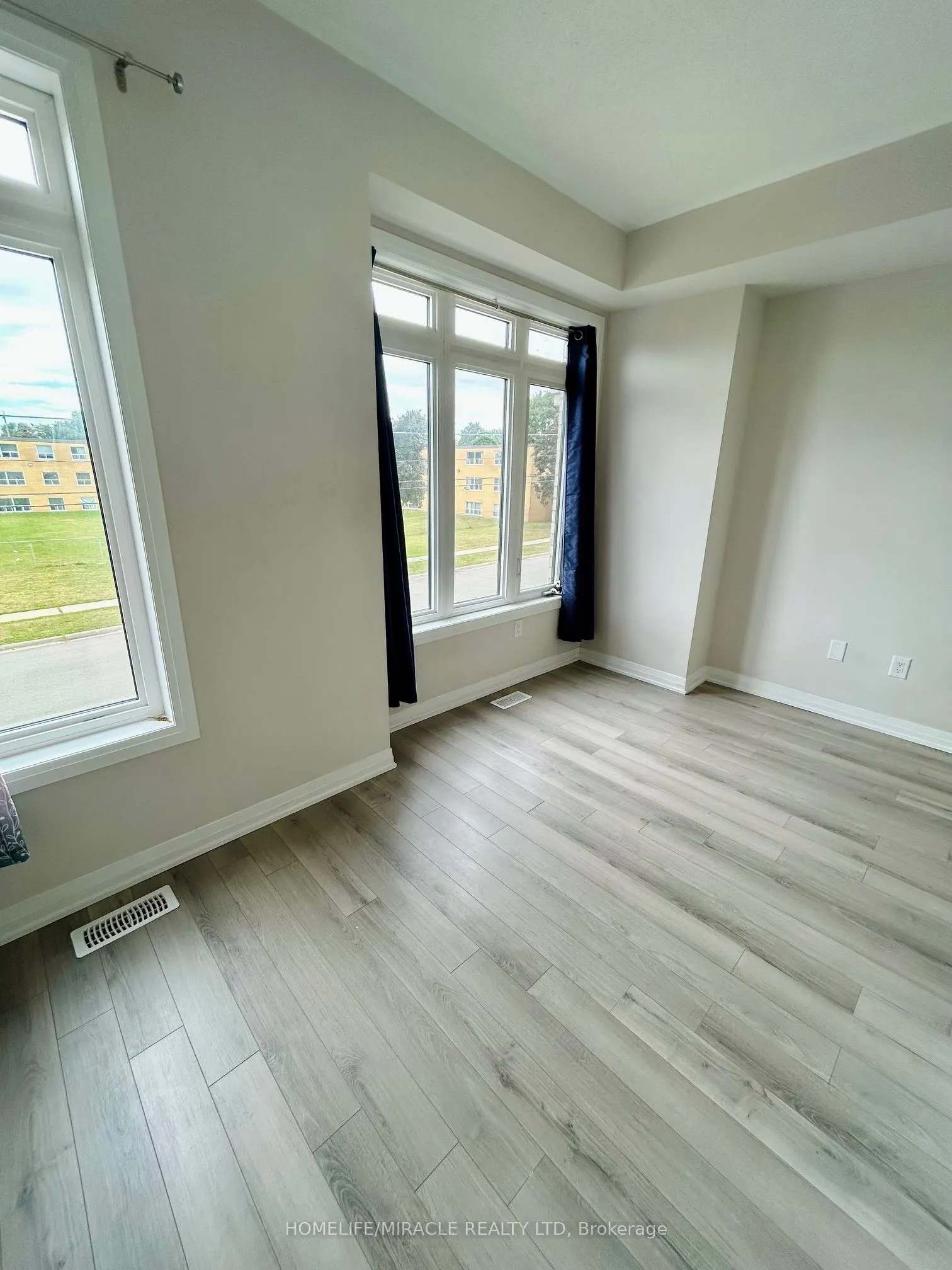 585 Colborne Street, #302