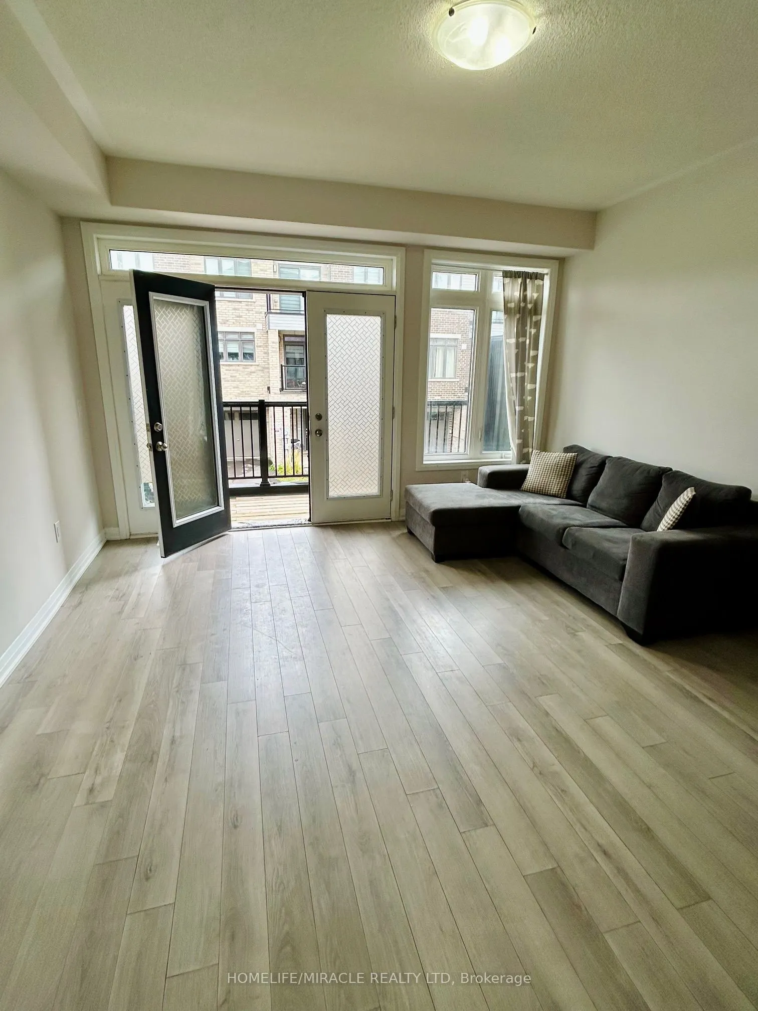 585 Colborne Street, #302