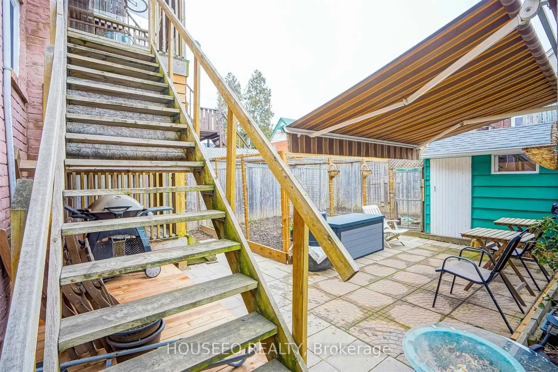 30 Arthur Avenue N