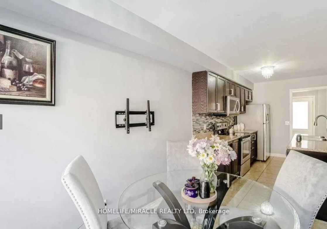 788 Cook Crescent