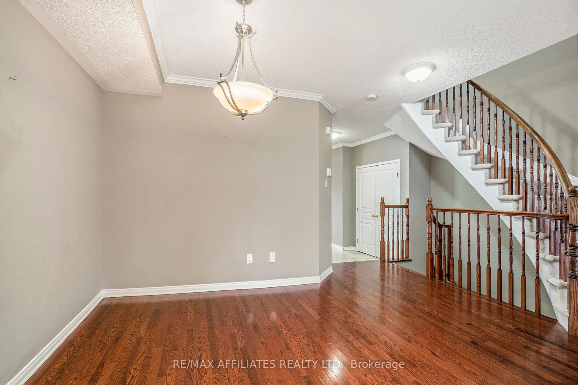 714 Regiment Avenue