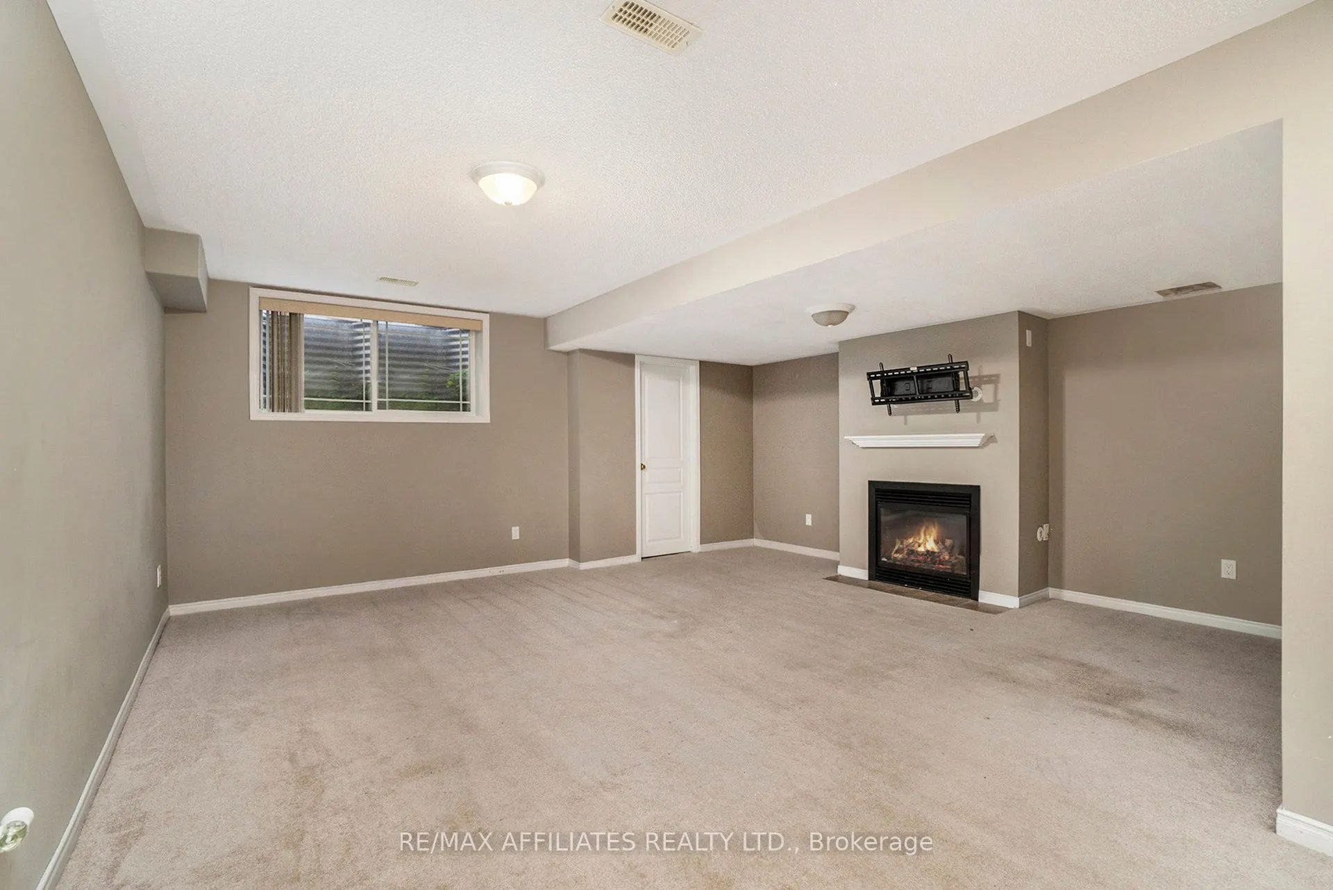 714 Regiment Avenue