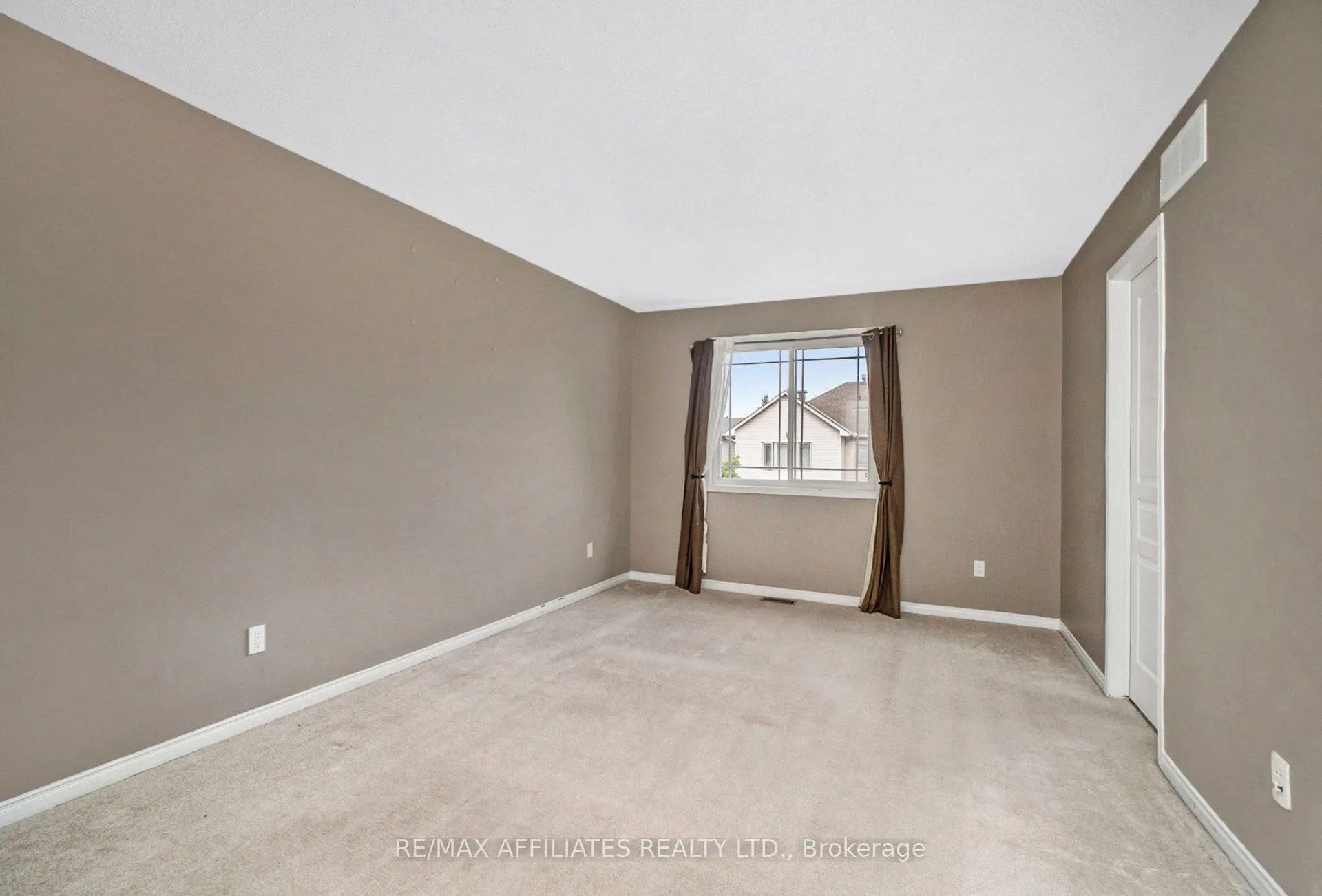 714 Regiment Avenue