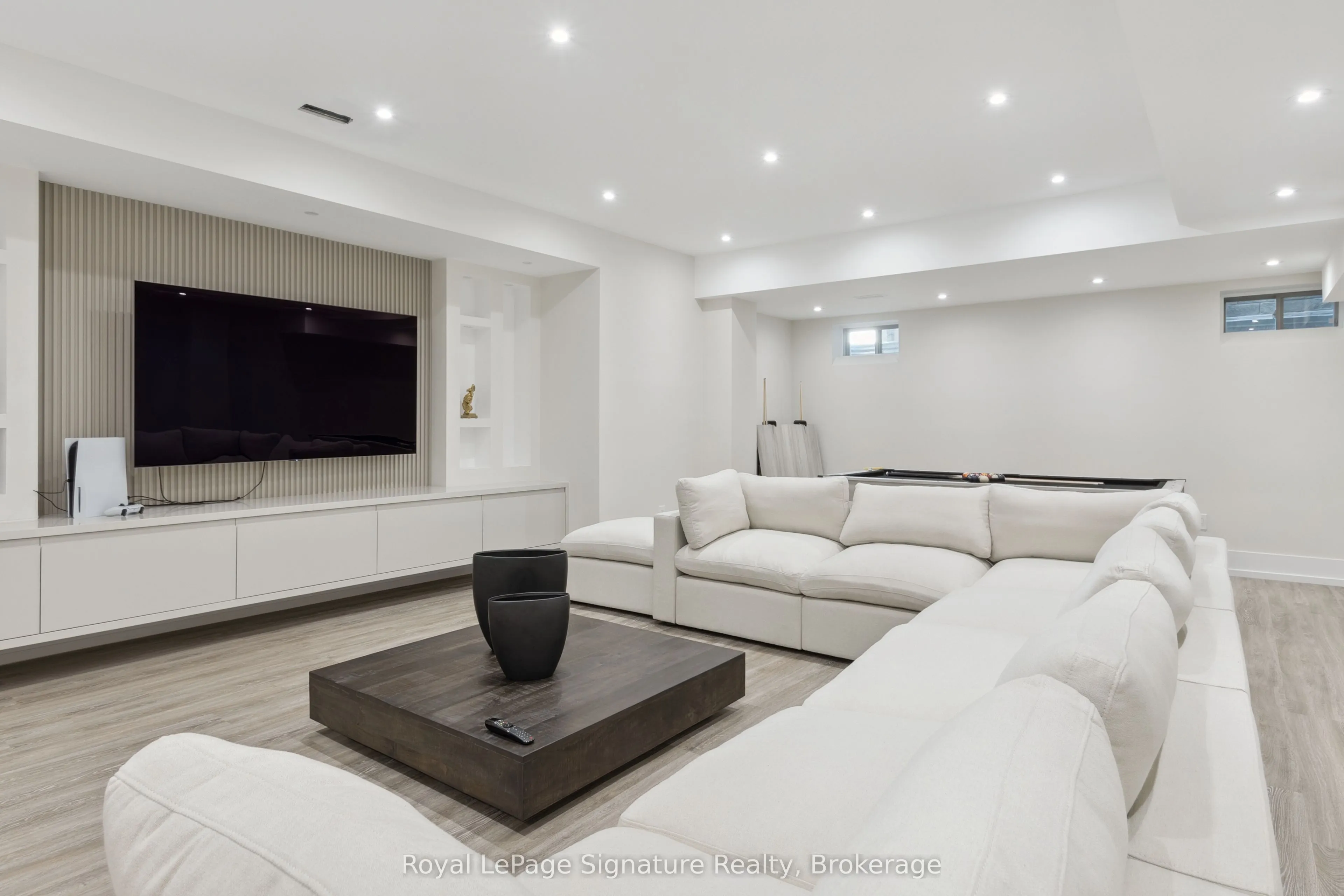 102 STONELEIGH DRIVE