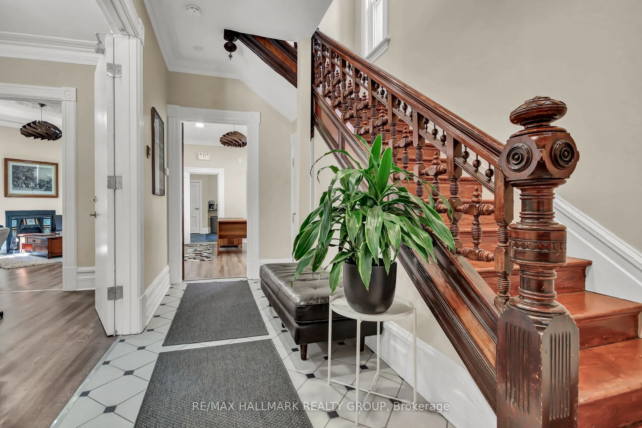 421 Gilmour Street
