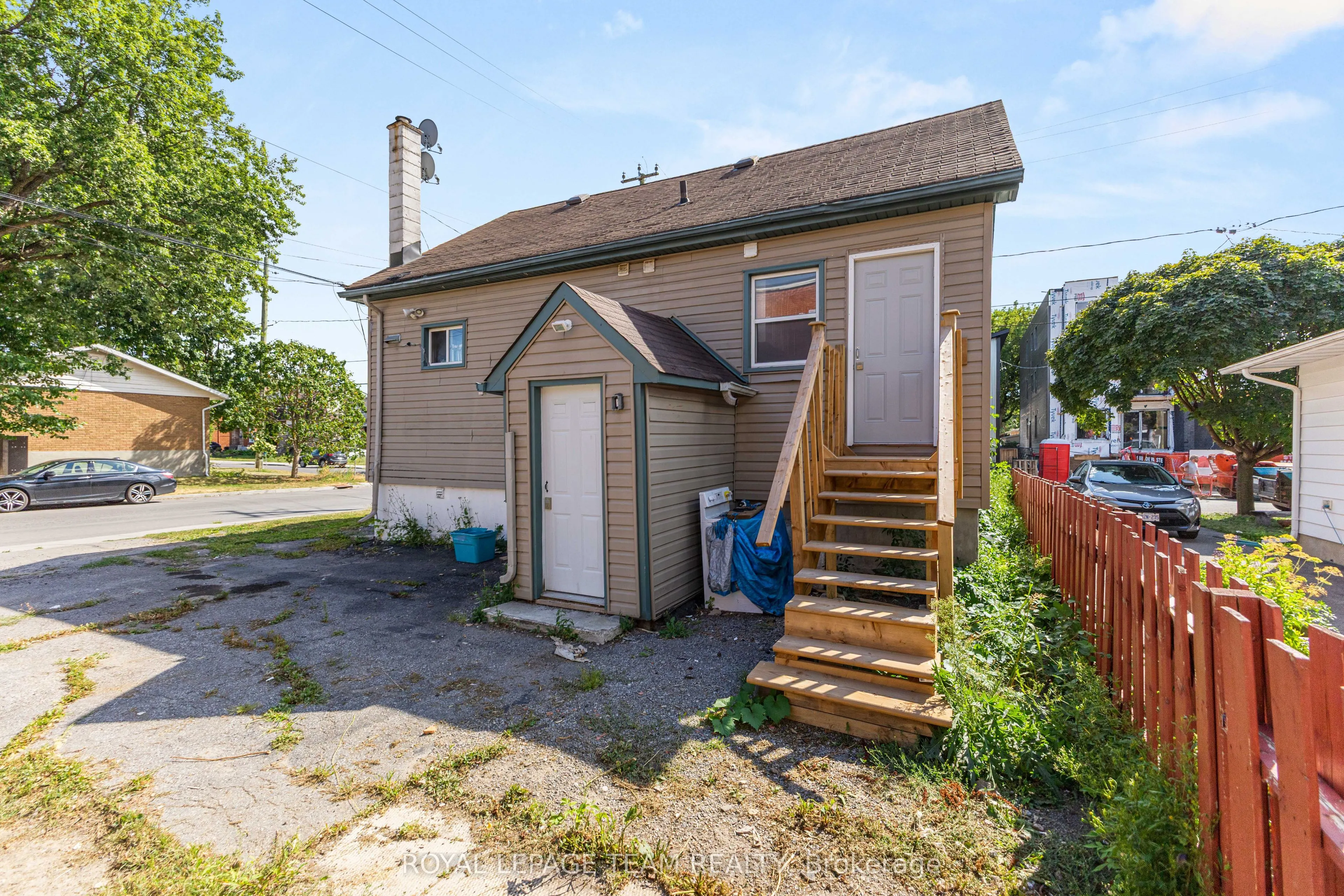 105 Jolliet Avenue