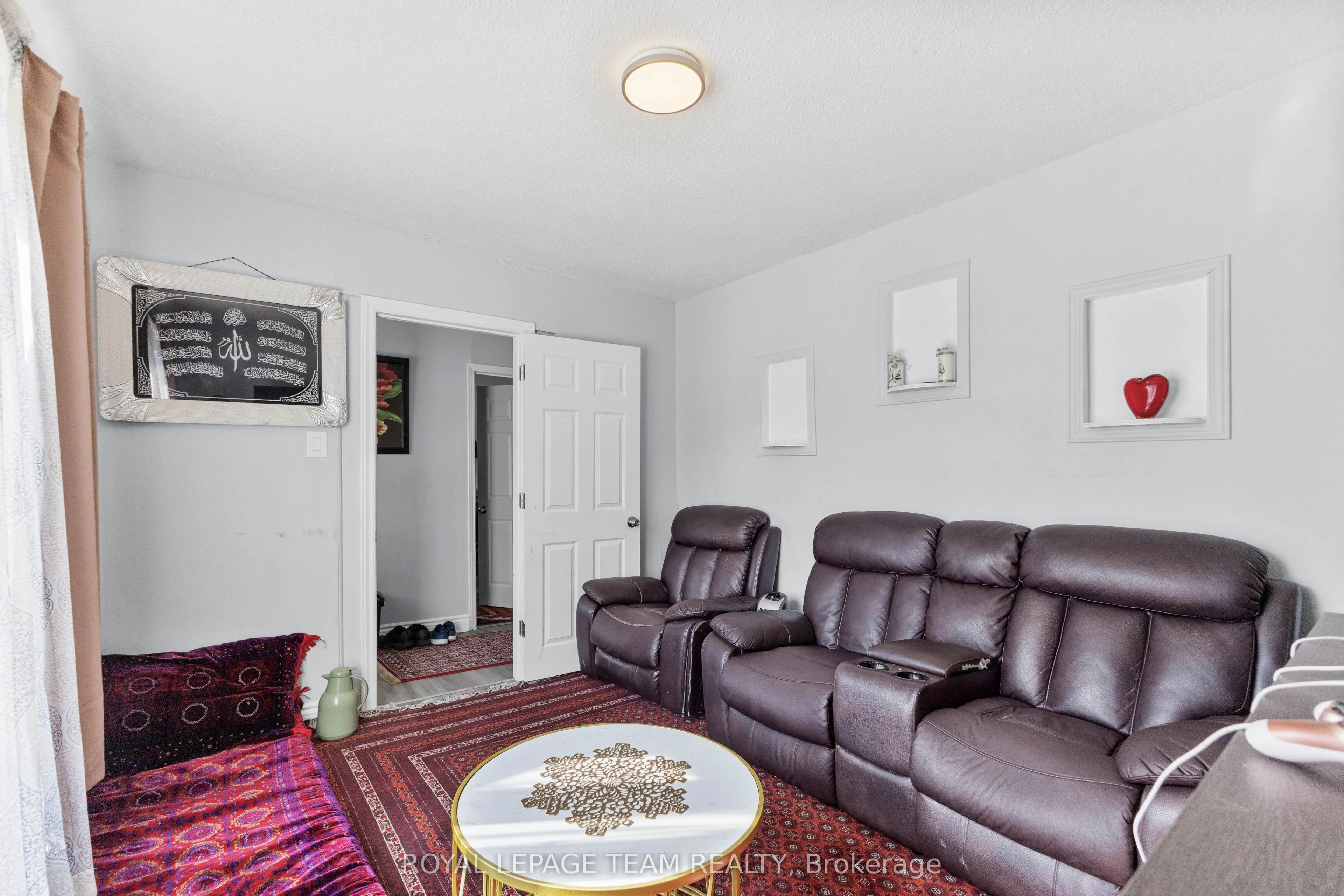 105 Jolliet Avenue