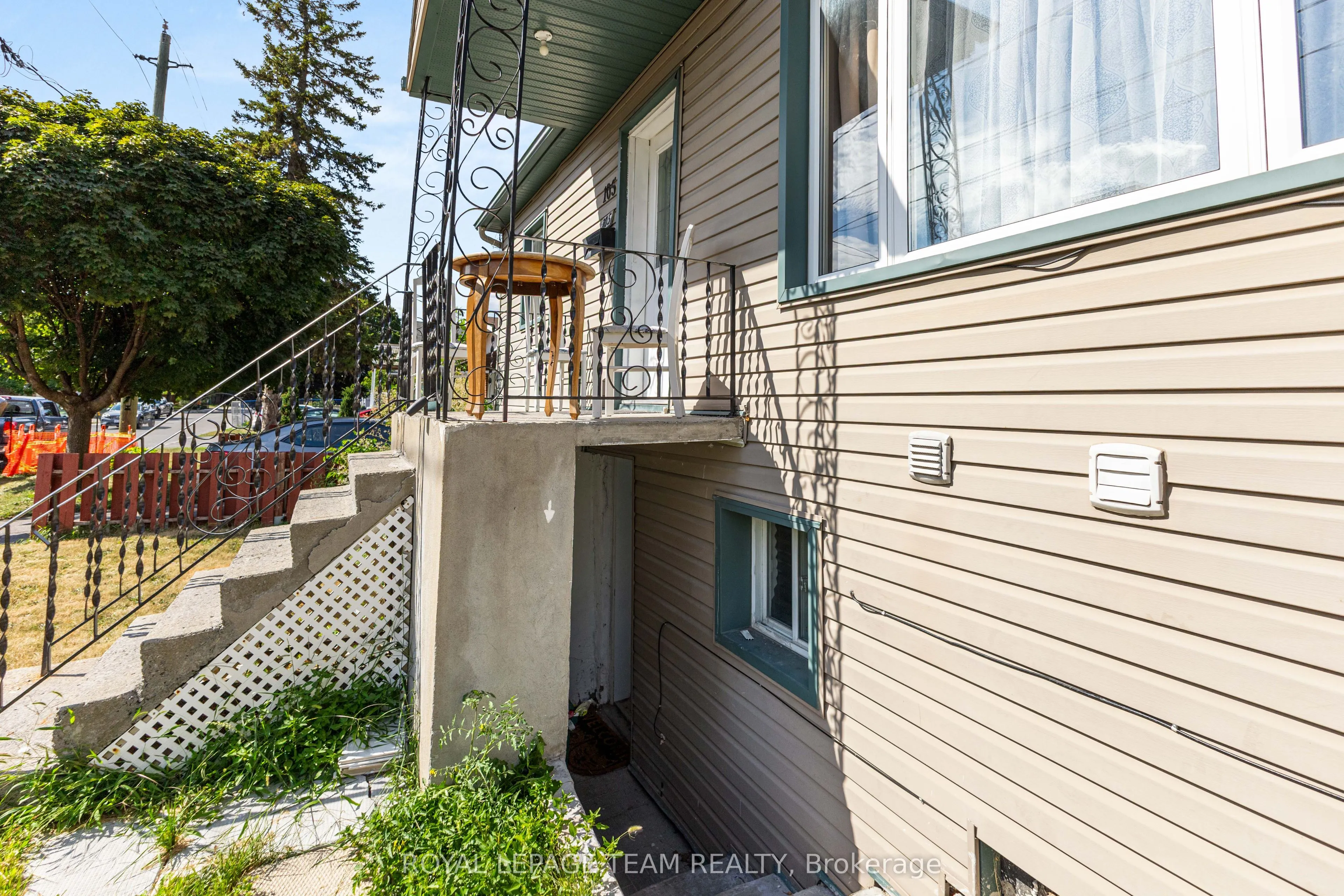 105 Jolliet Avenue
