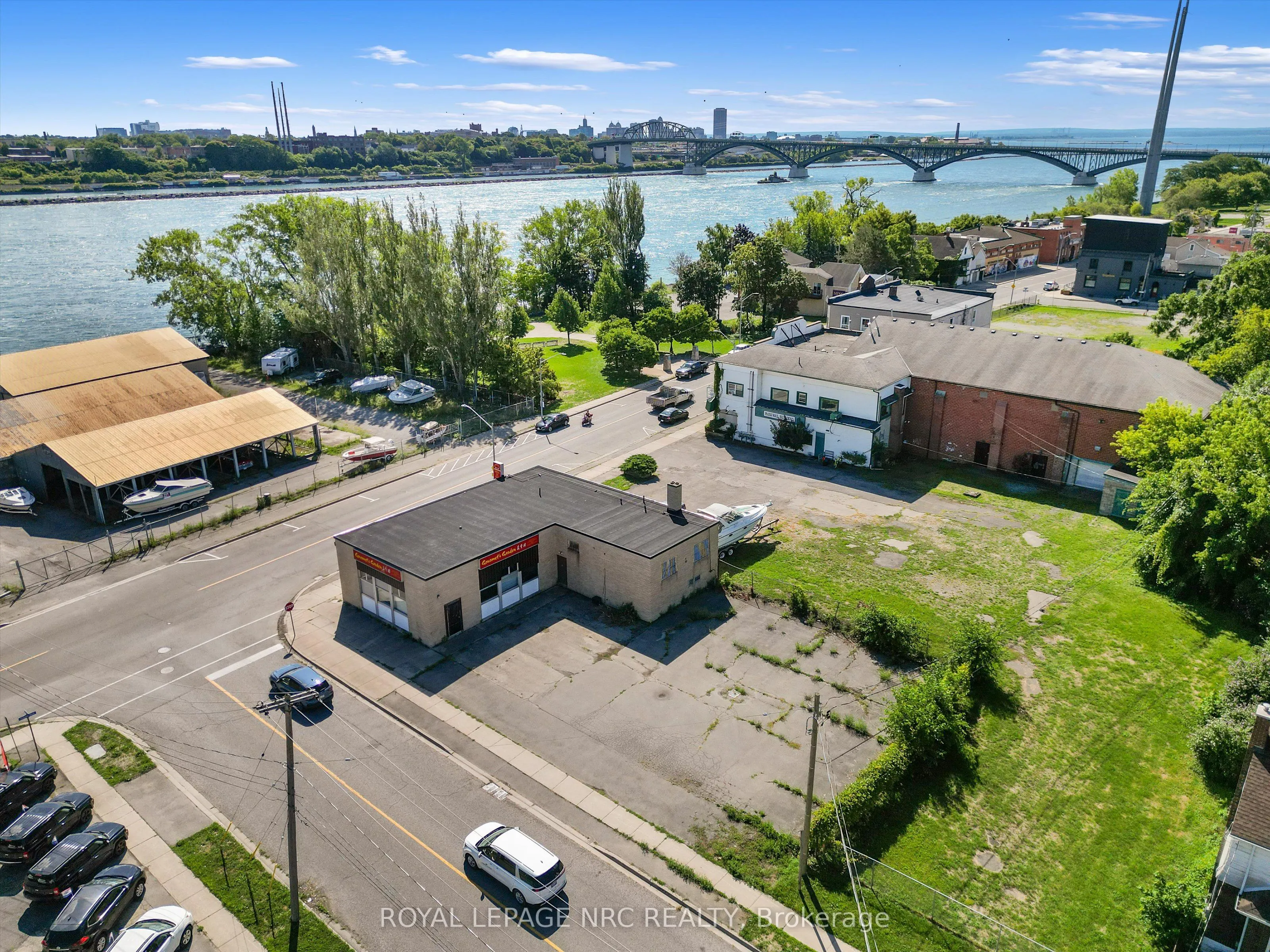 155 Niagara Boulevard