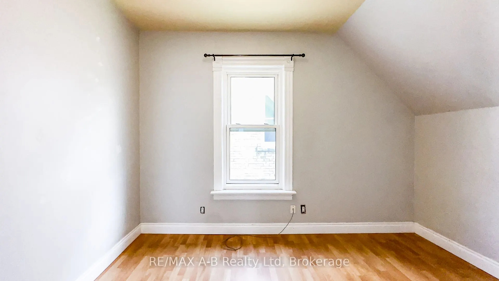 193 Water Street S