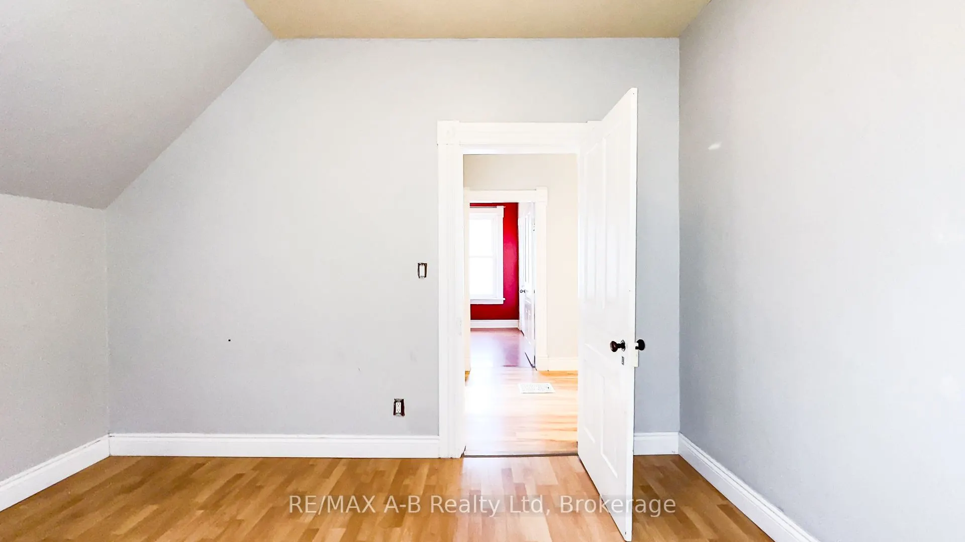 193 Water Street S