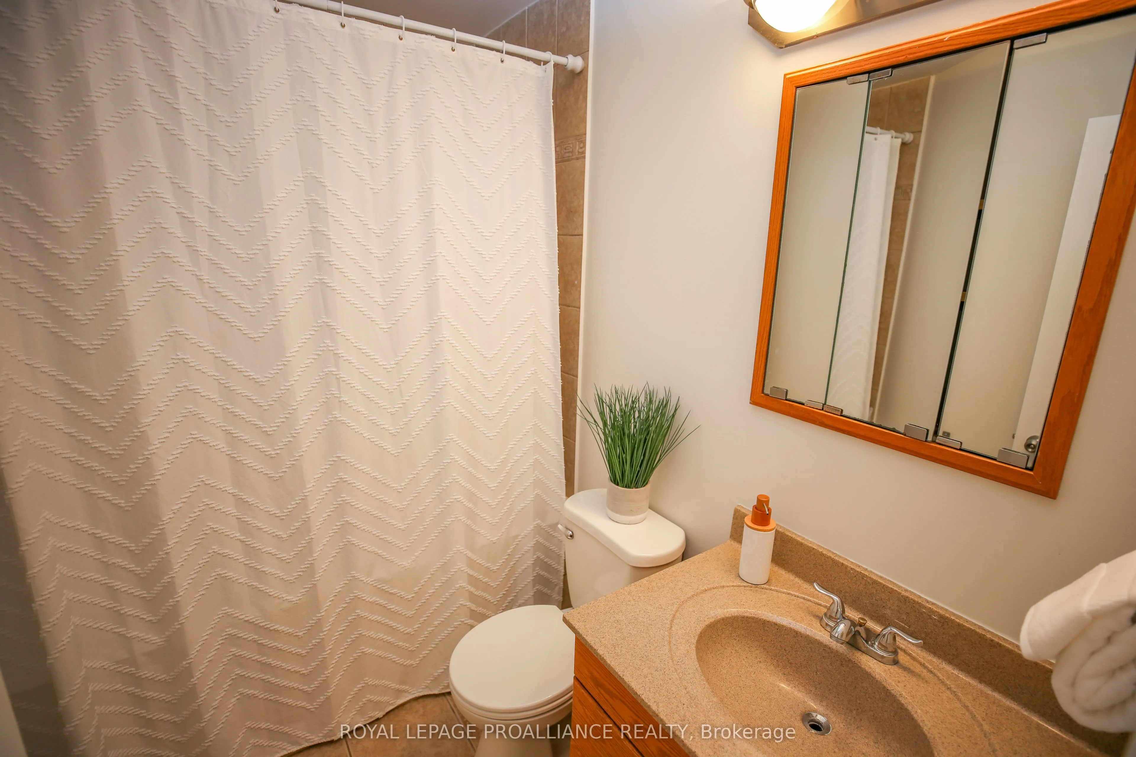 1271 Millwood Avenue, #7