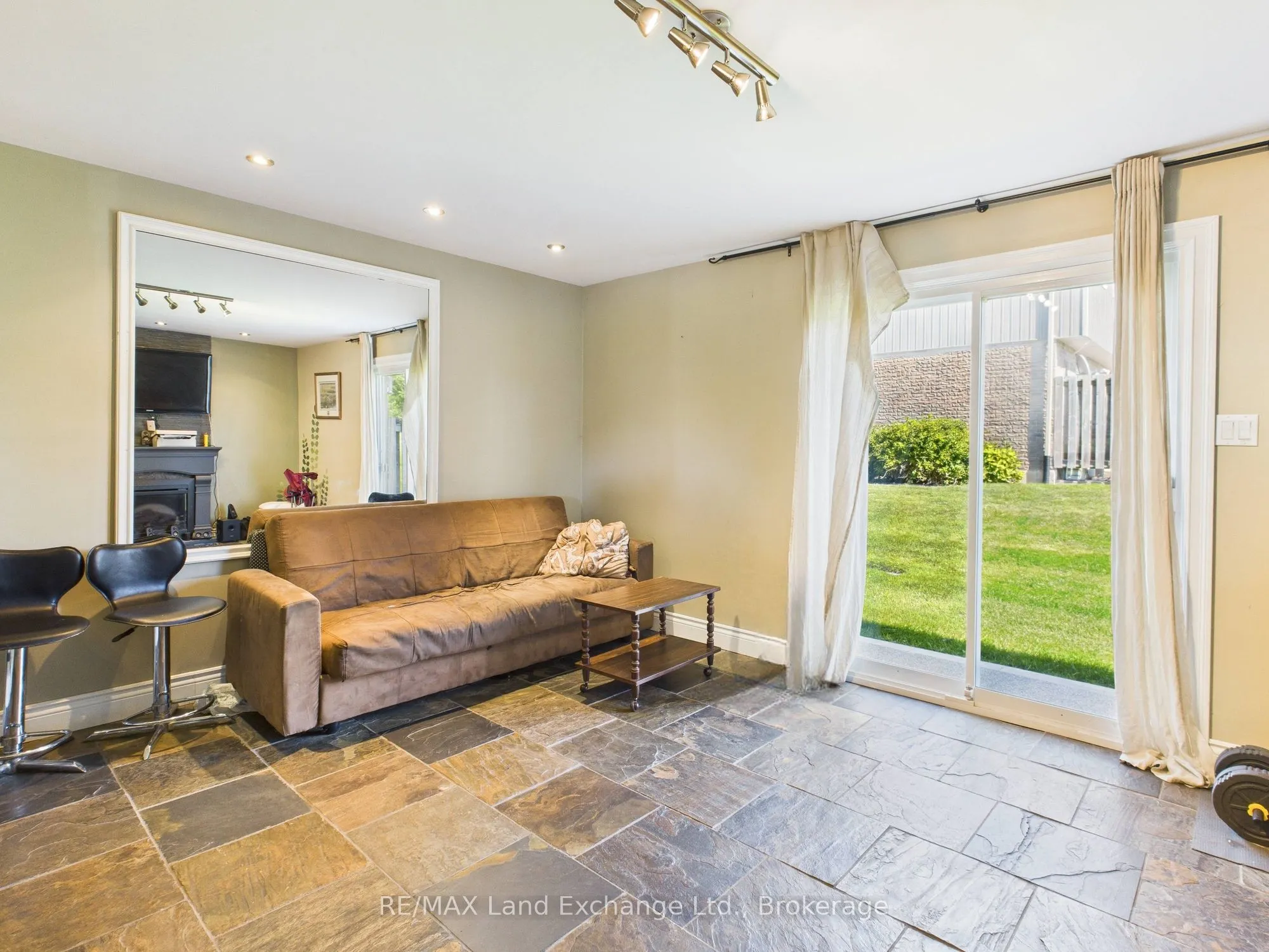 850 Walsh Street, #27