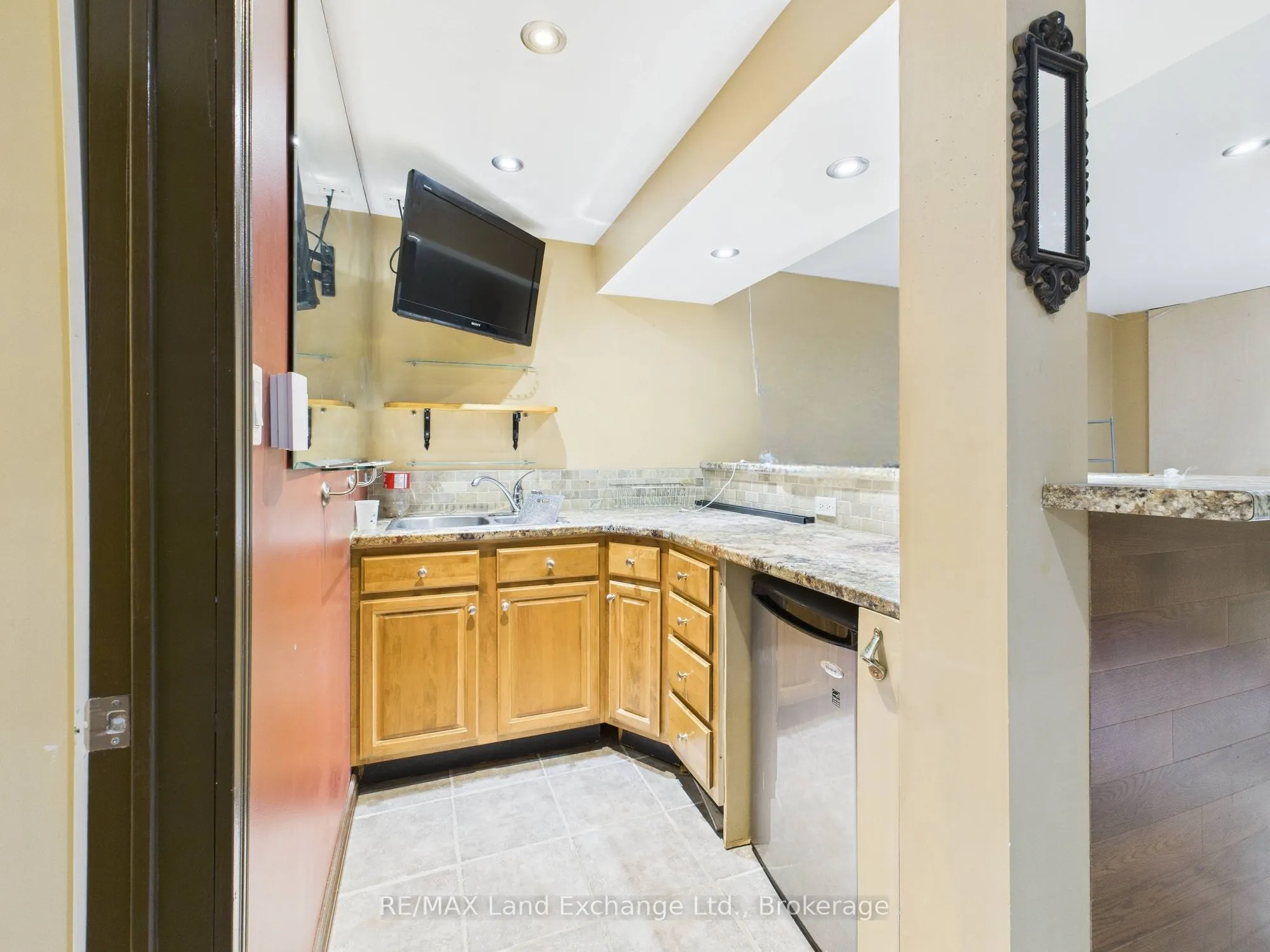 850 Walsh Street, #27
