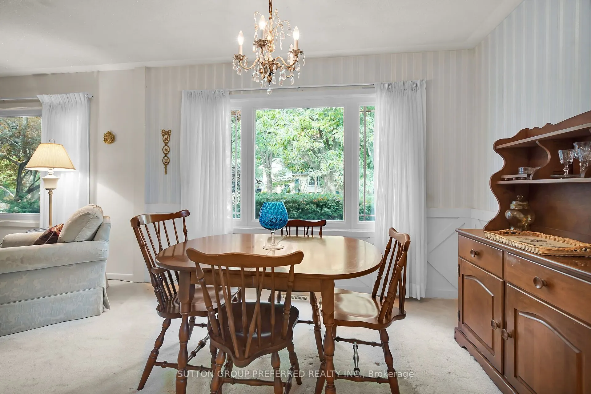 56 Tweed Crescent