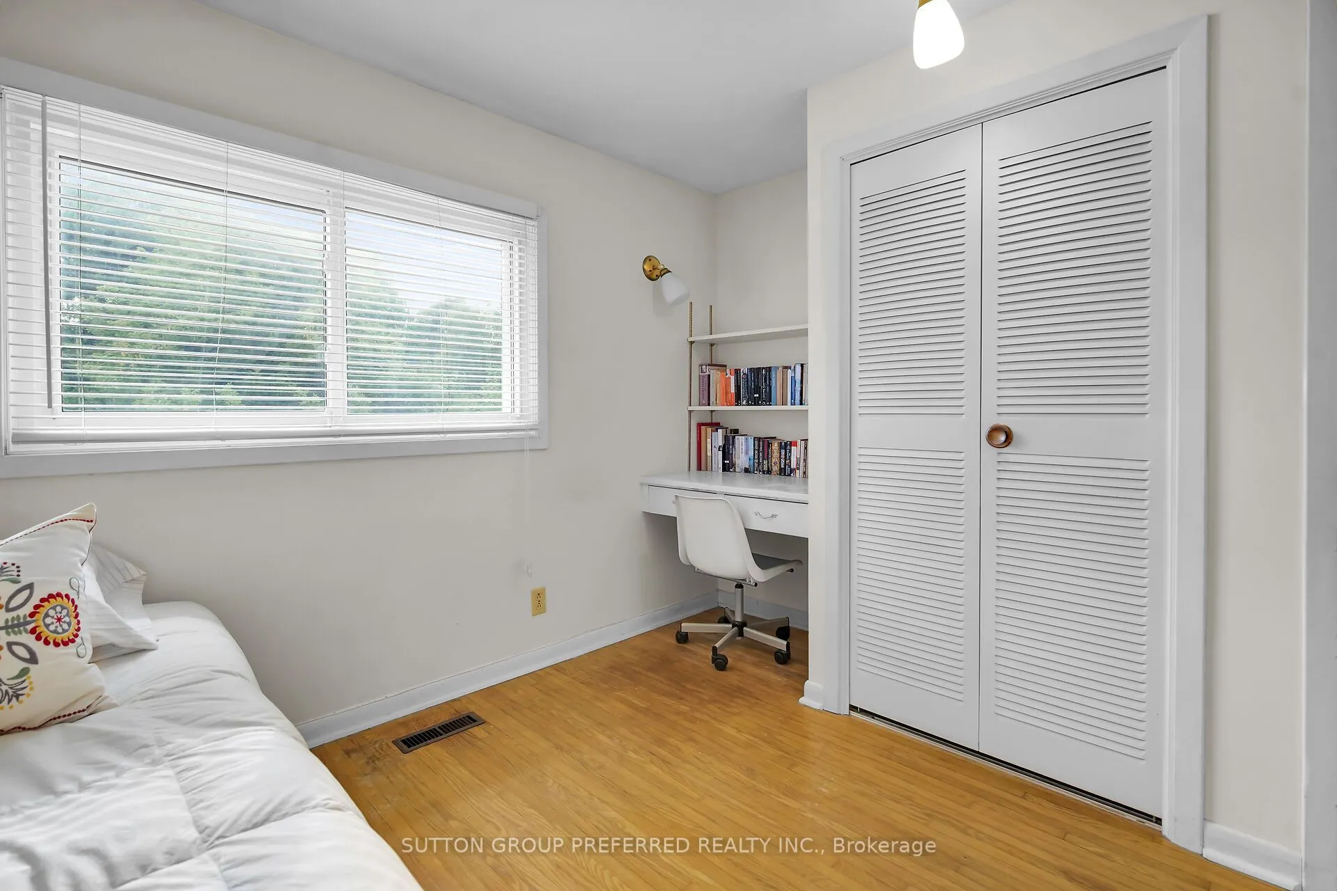 56 Tweed Crescent