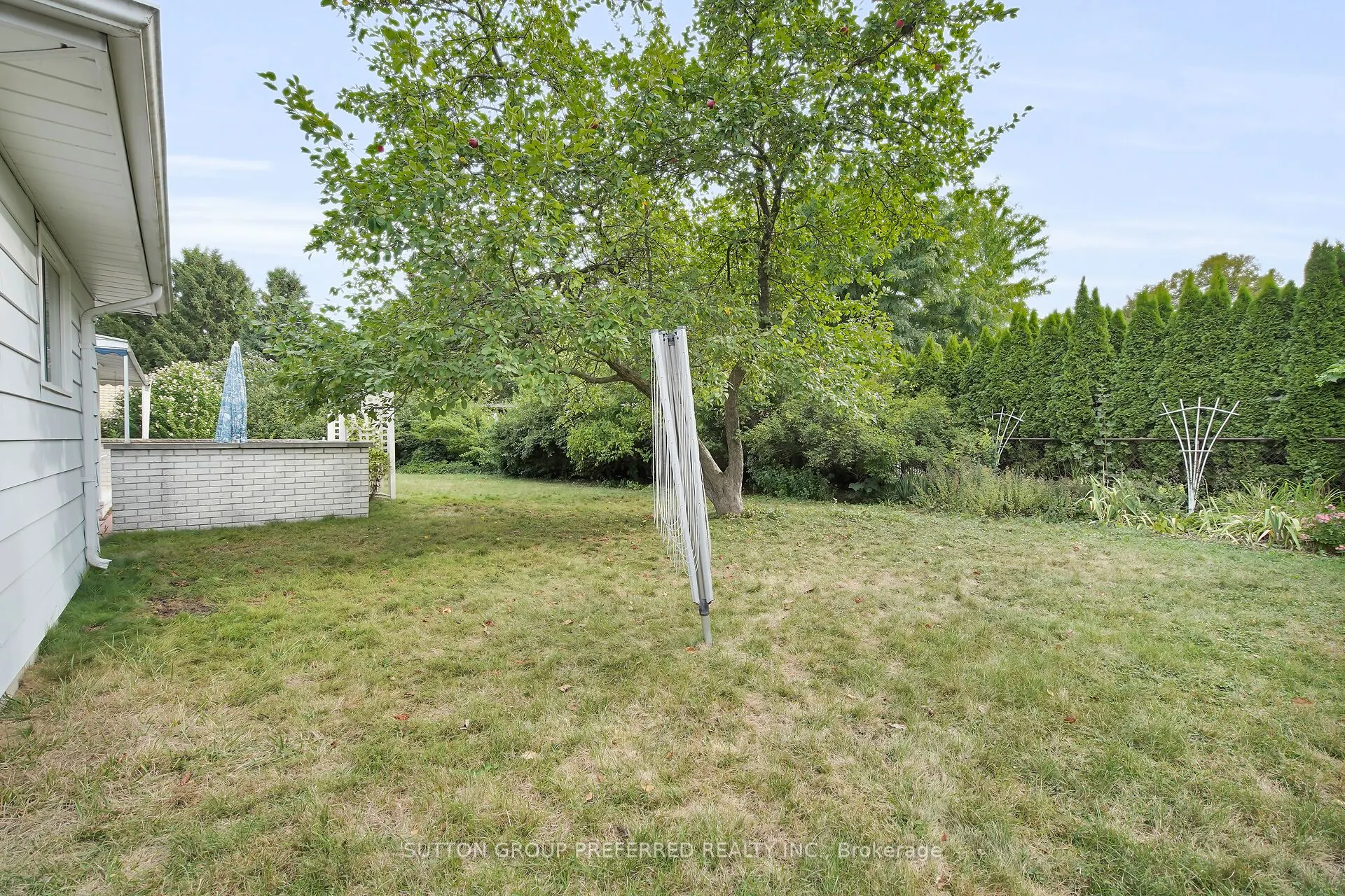 56 Tweed Crescent