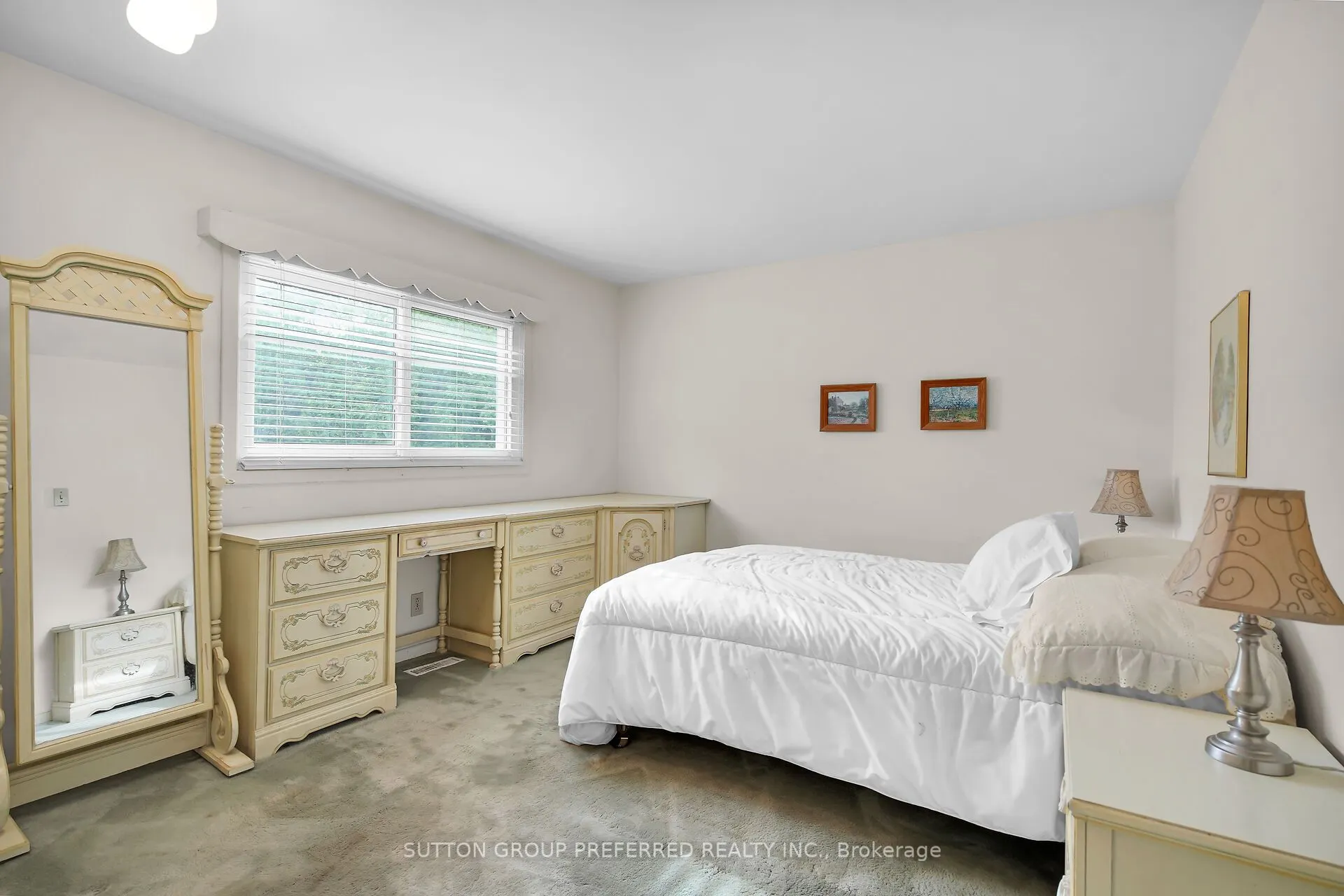 56 Tweed Crescent