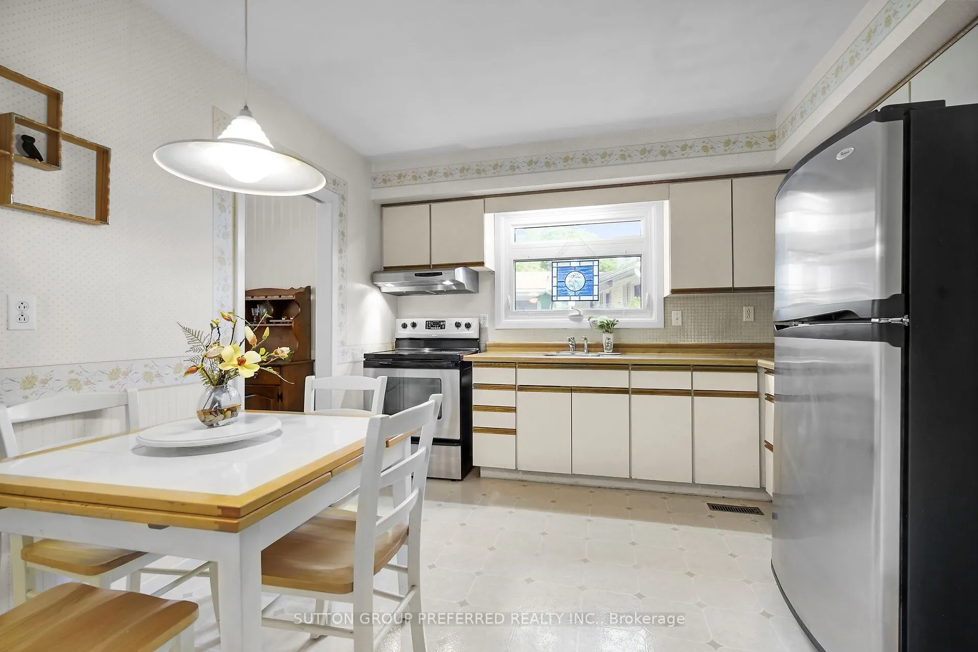 56 Tweed Crescent