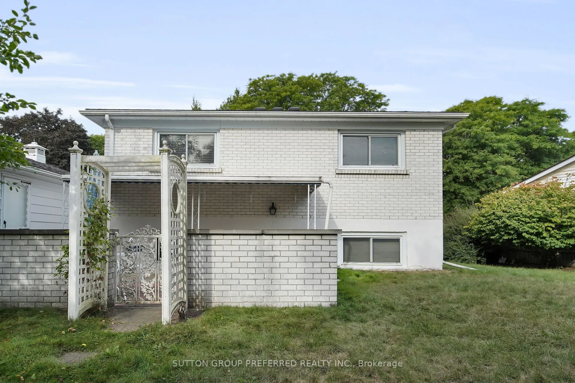 56 Tweed Crescent