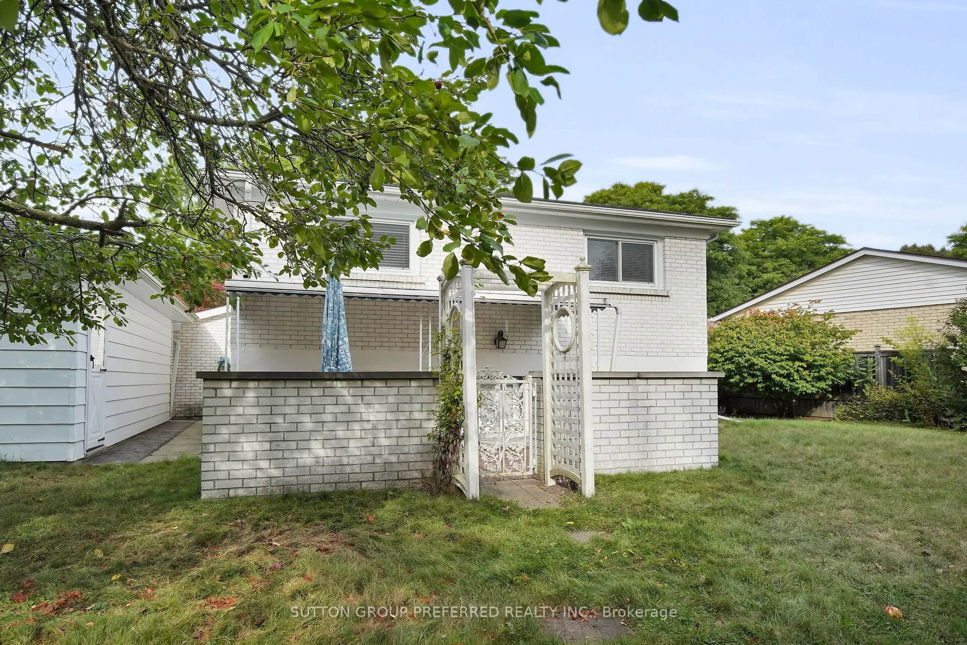 56 Tweed Crescent