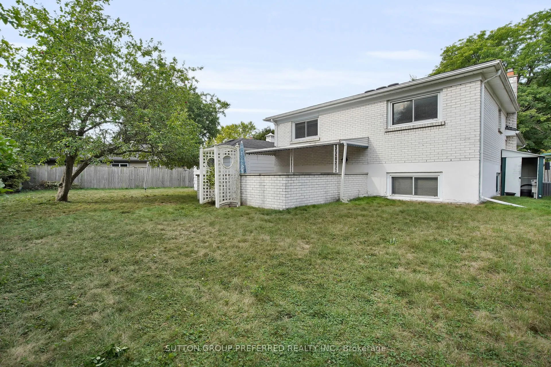 56 Tweed Crescent
