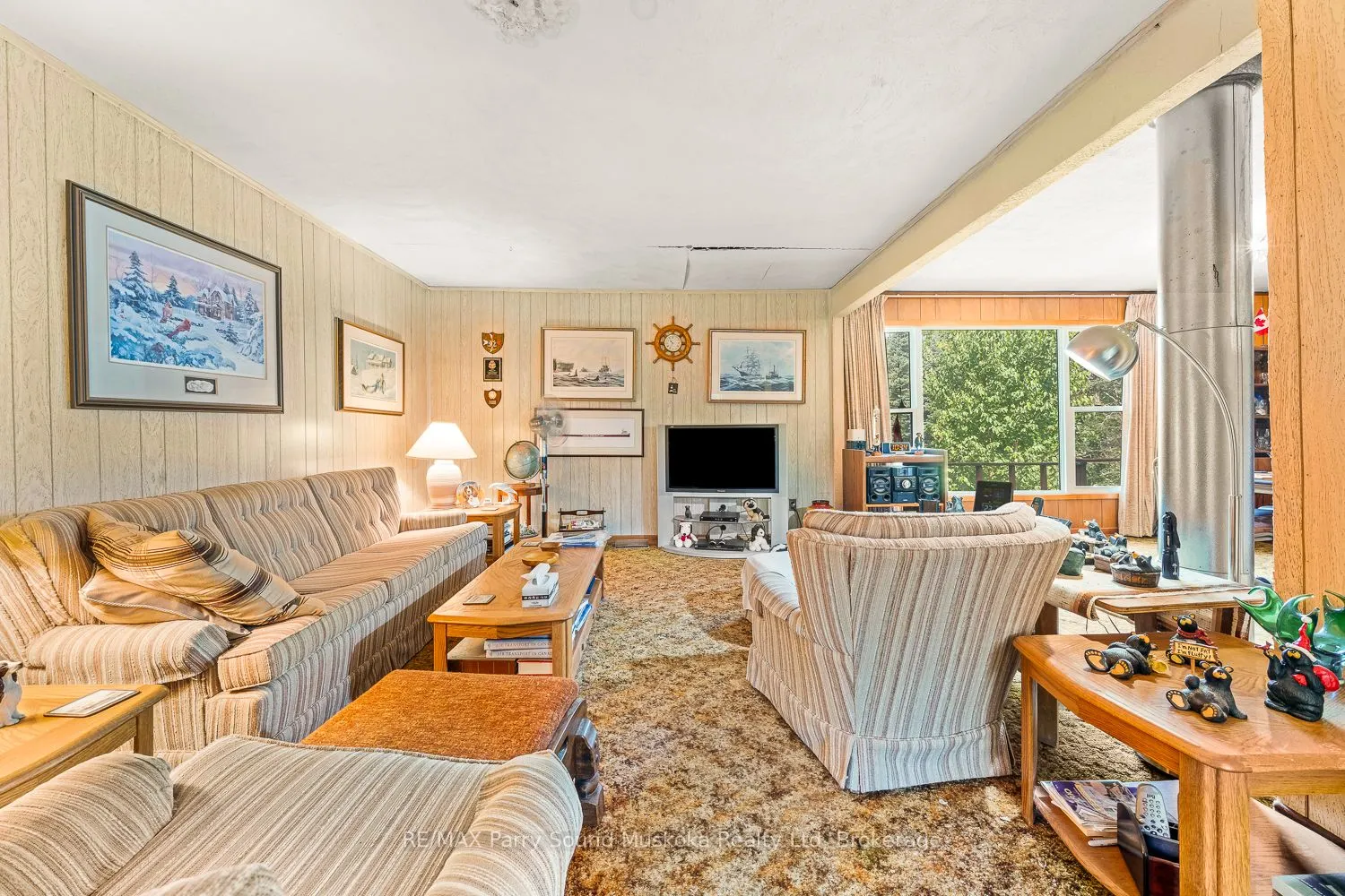 86 Lakeside Crescent