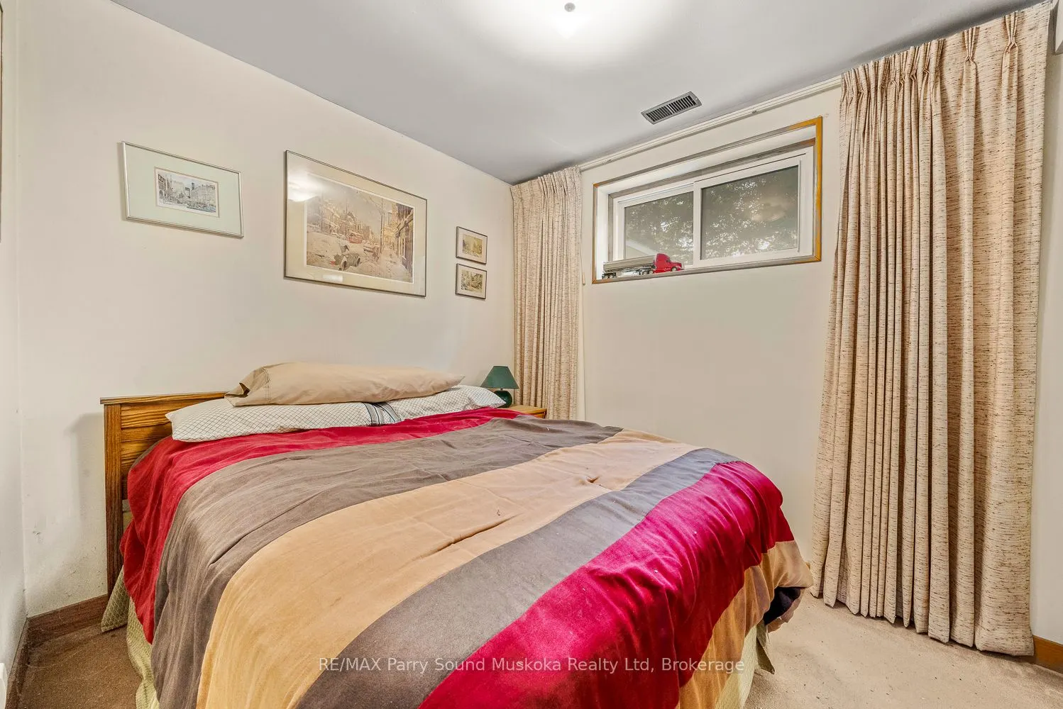 86 Lakeside Crescent