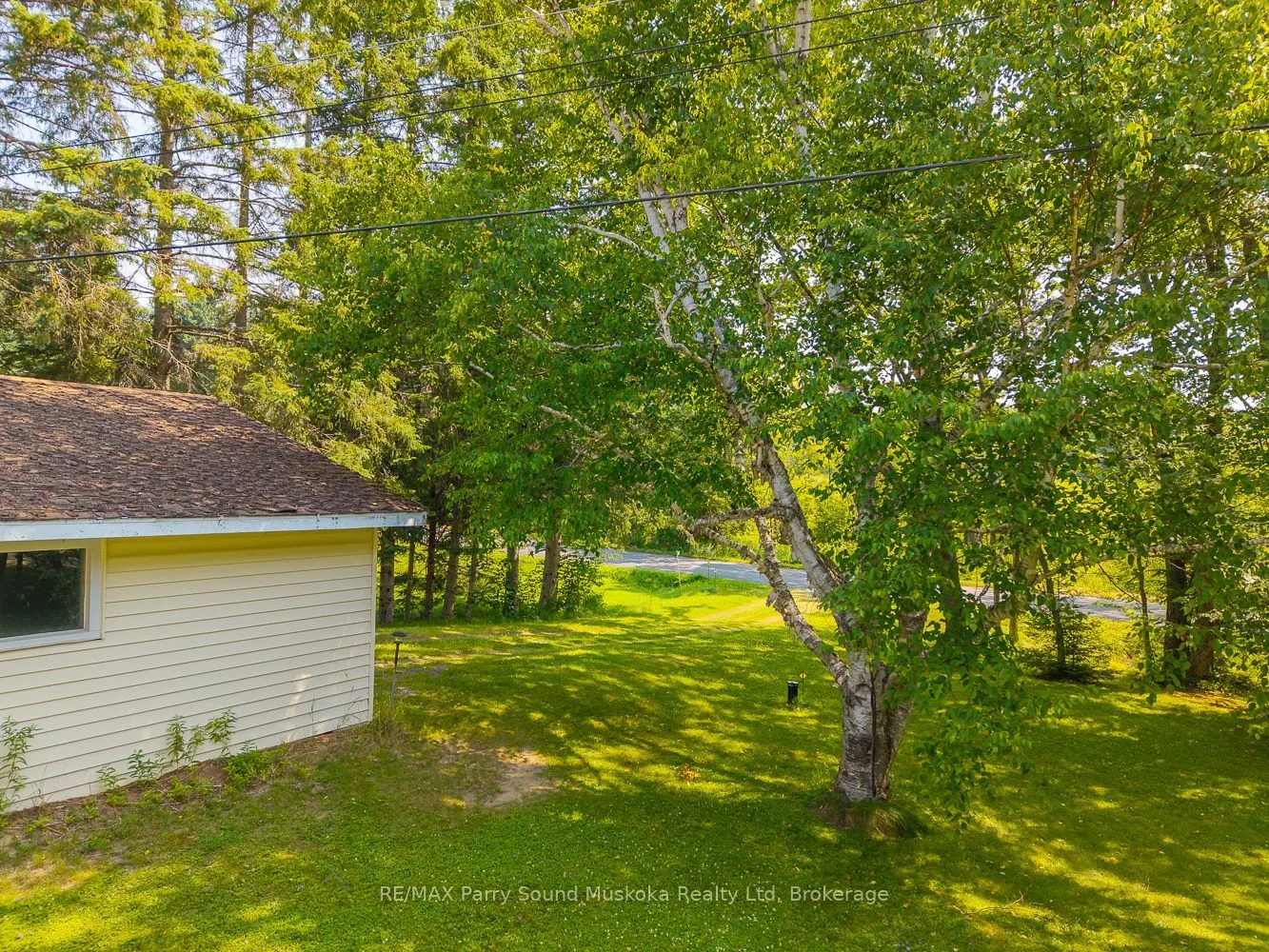 86 Lakeside Crescent