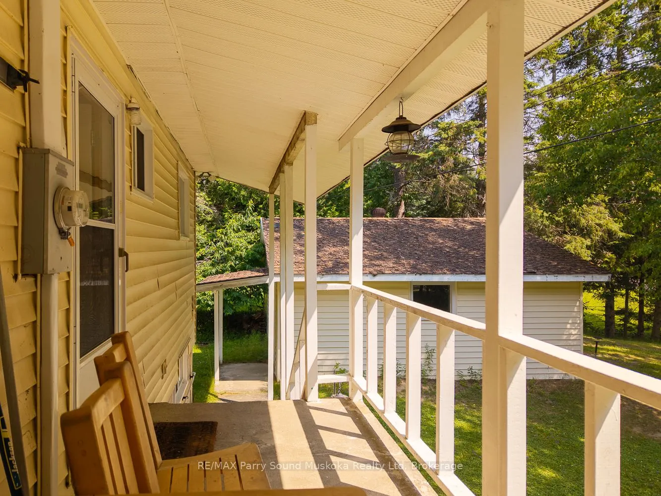 86 Lakeside Crescent