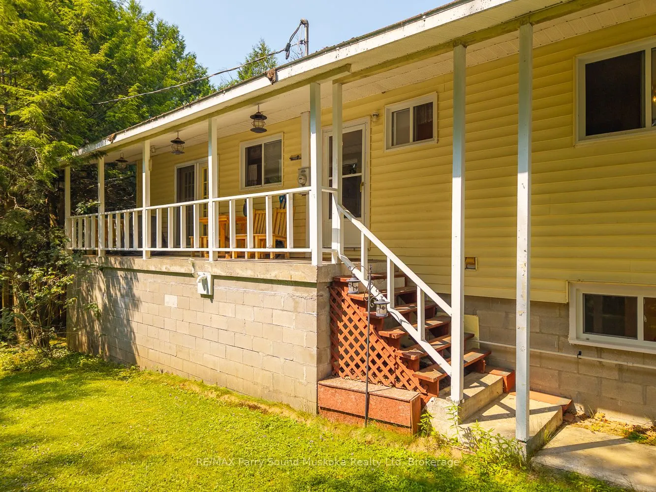 86 Lakeside Crescent