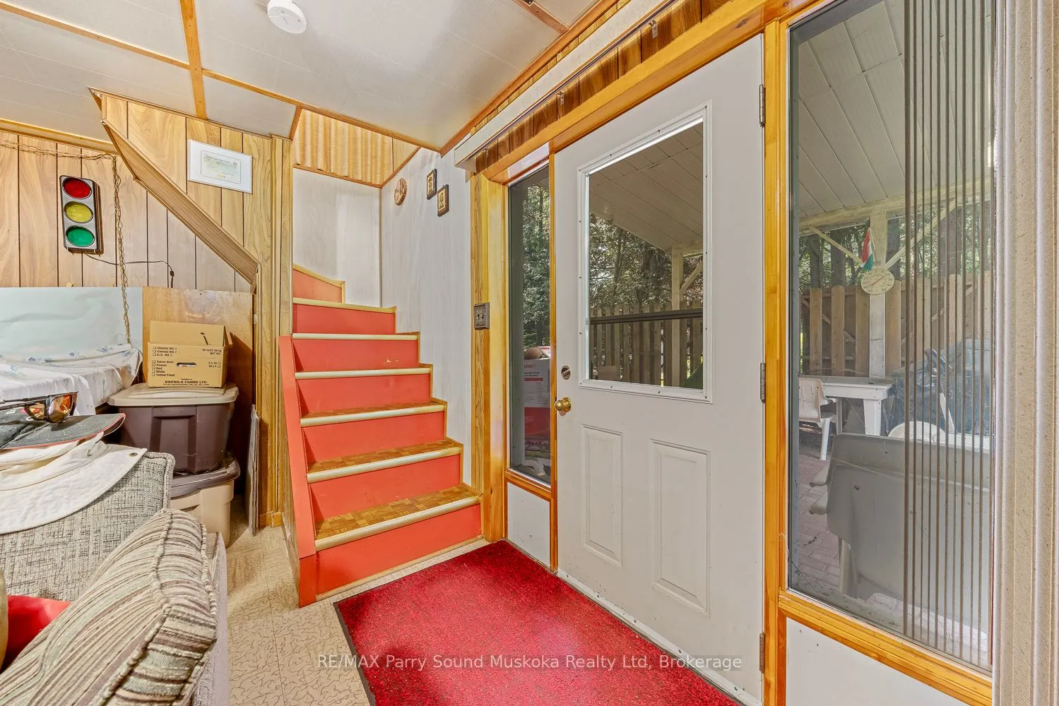 86 Lakeside Crescent