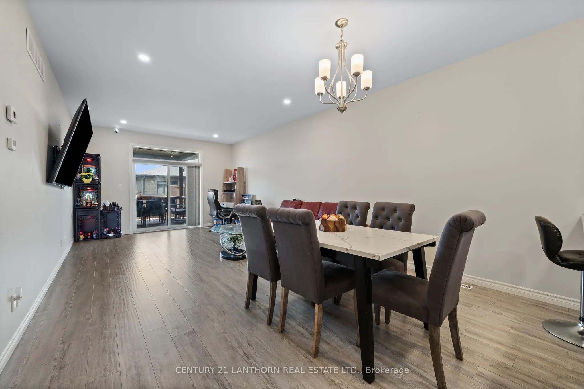 90 COVINGTON Crescent