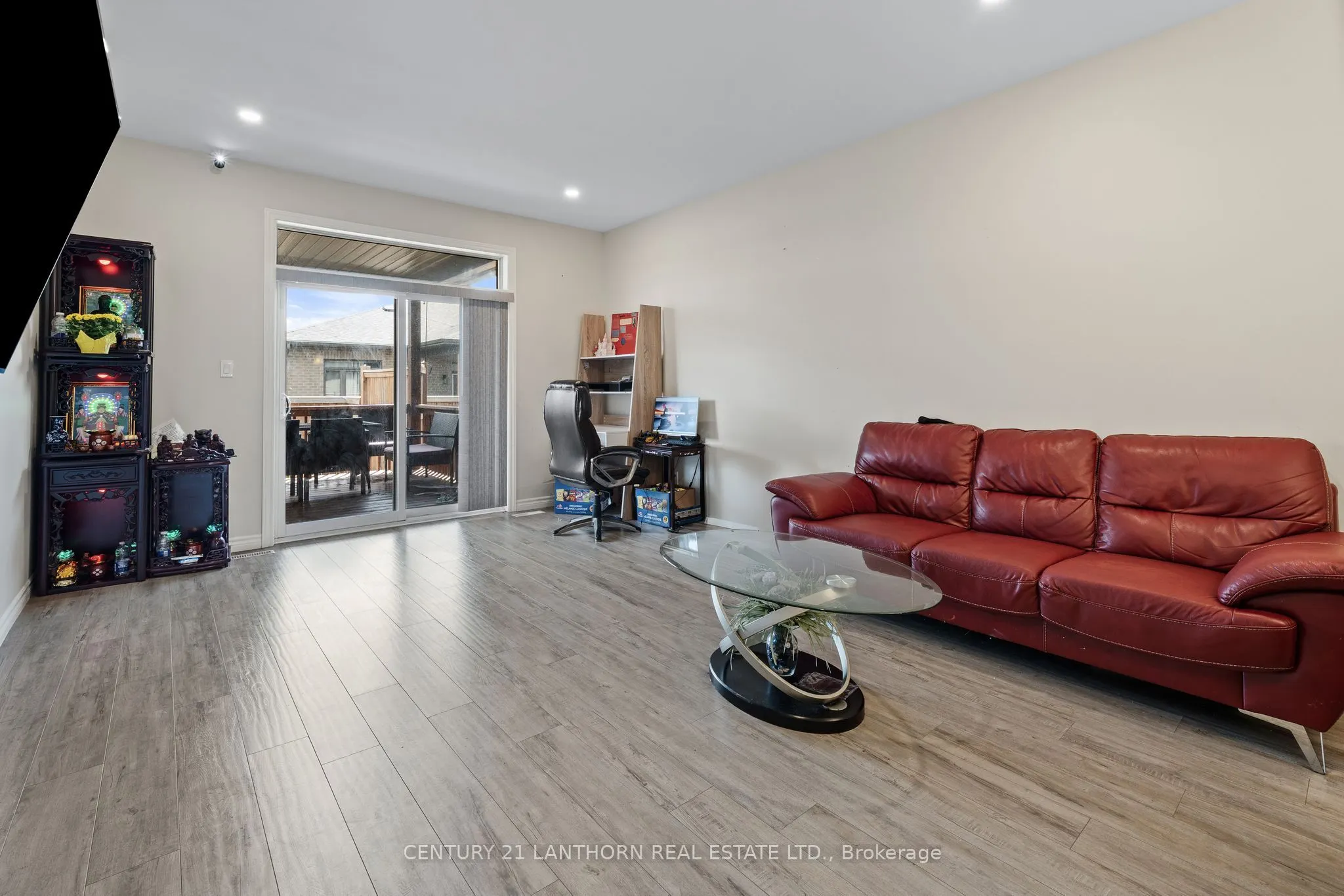 90 COVINGTON Crescent