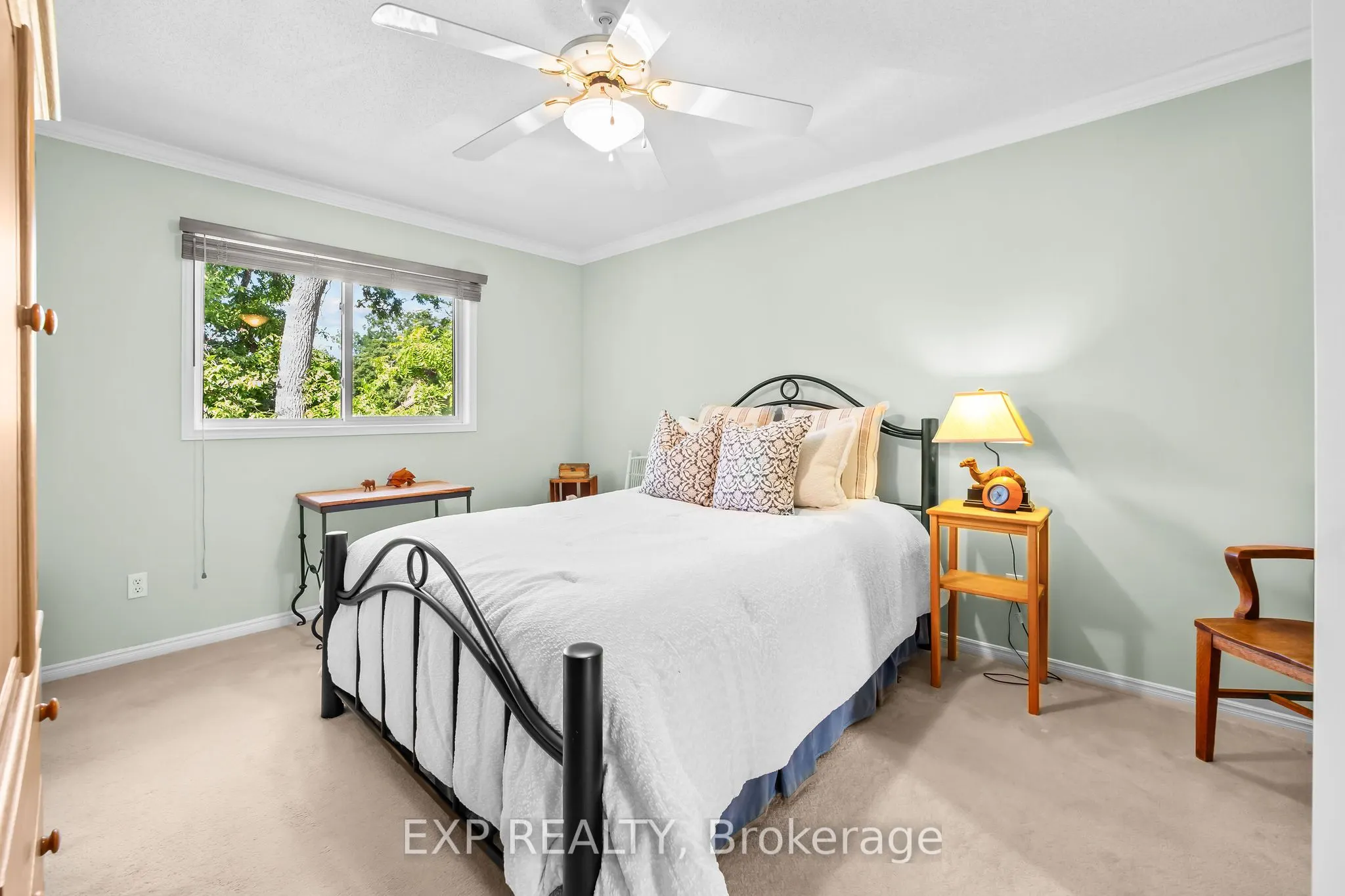 609 COLBORNE Street, #11