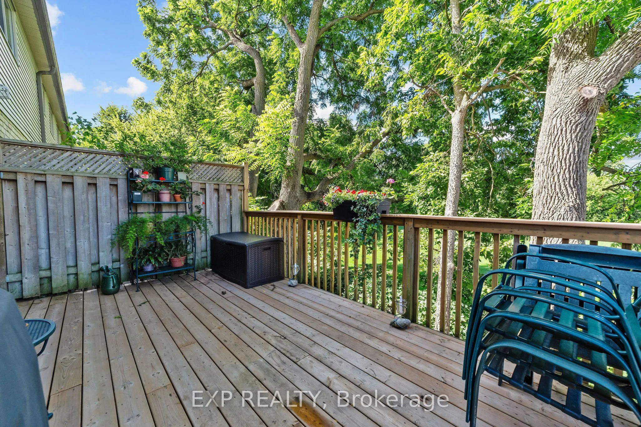 609 COLBORNE Street, #11