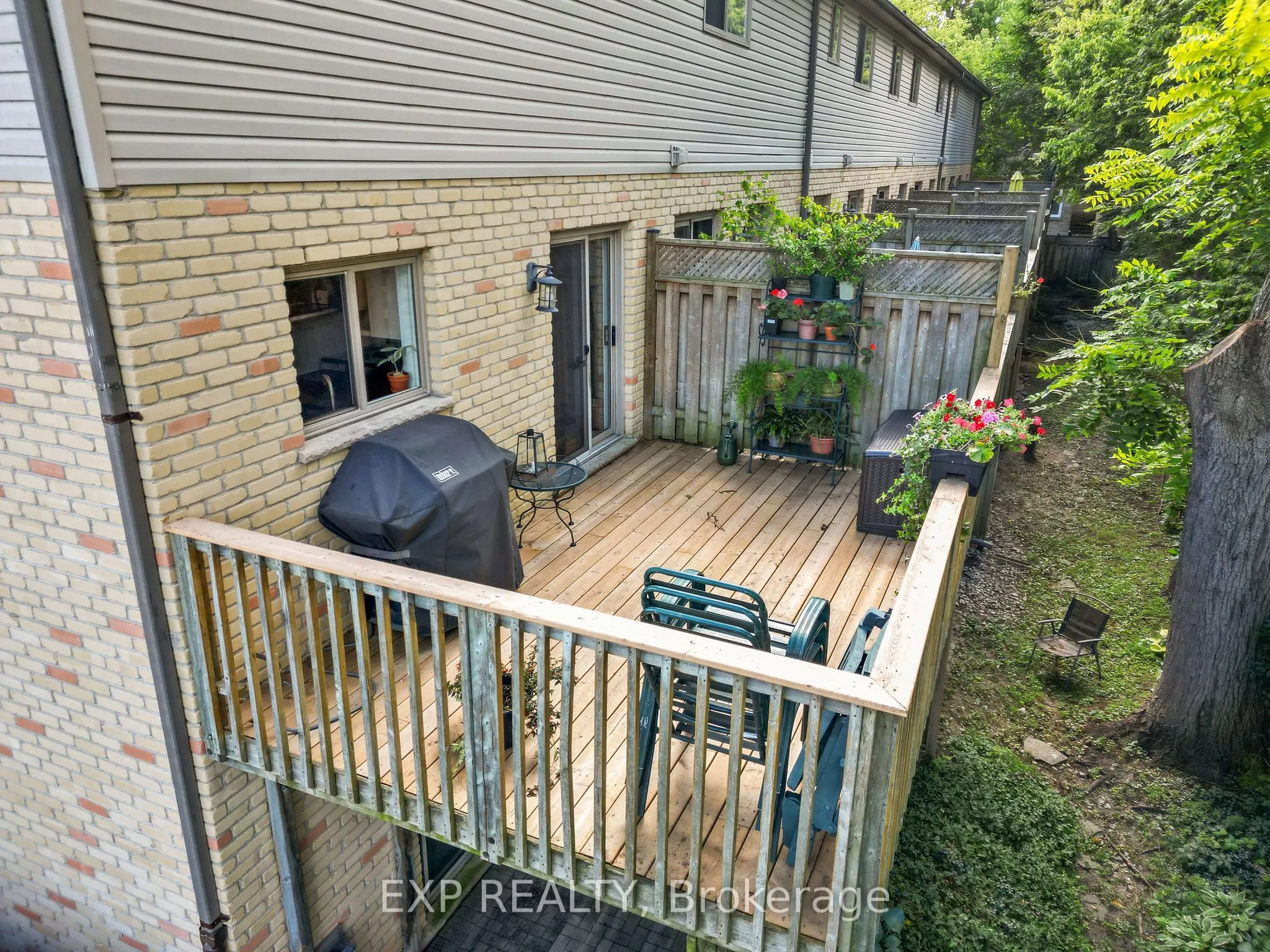 609 COLBORNE Street, #11