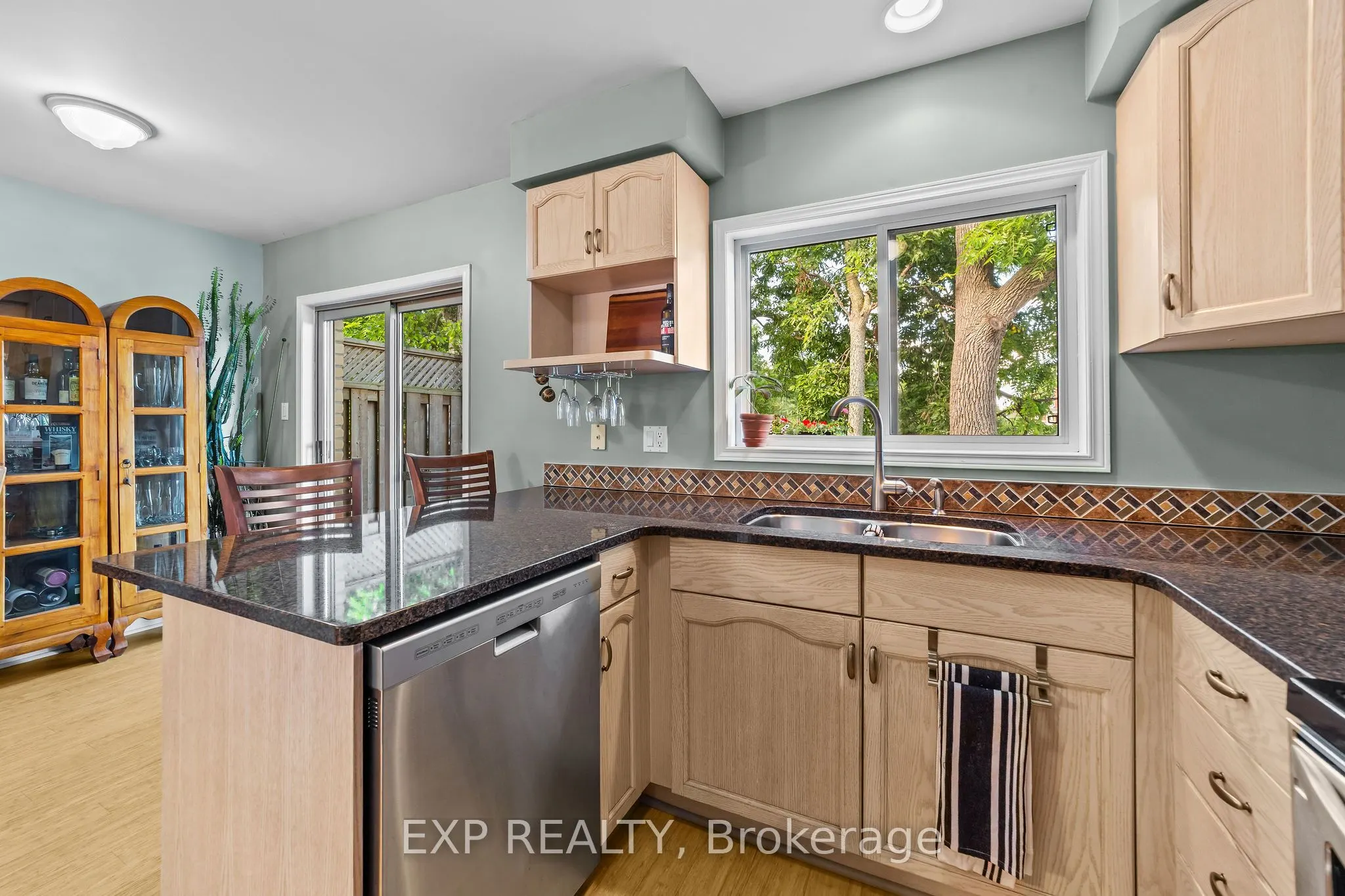 609 COLBORNE Street, #11