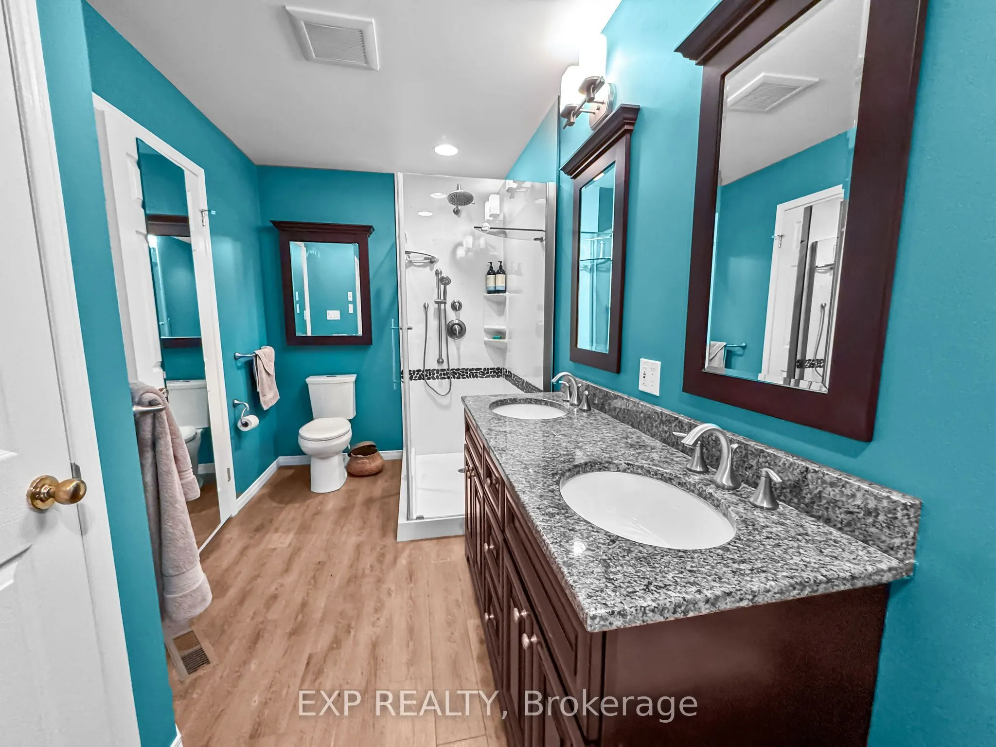 609 COLBORNE Street, #11
